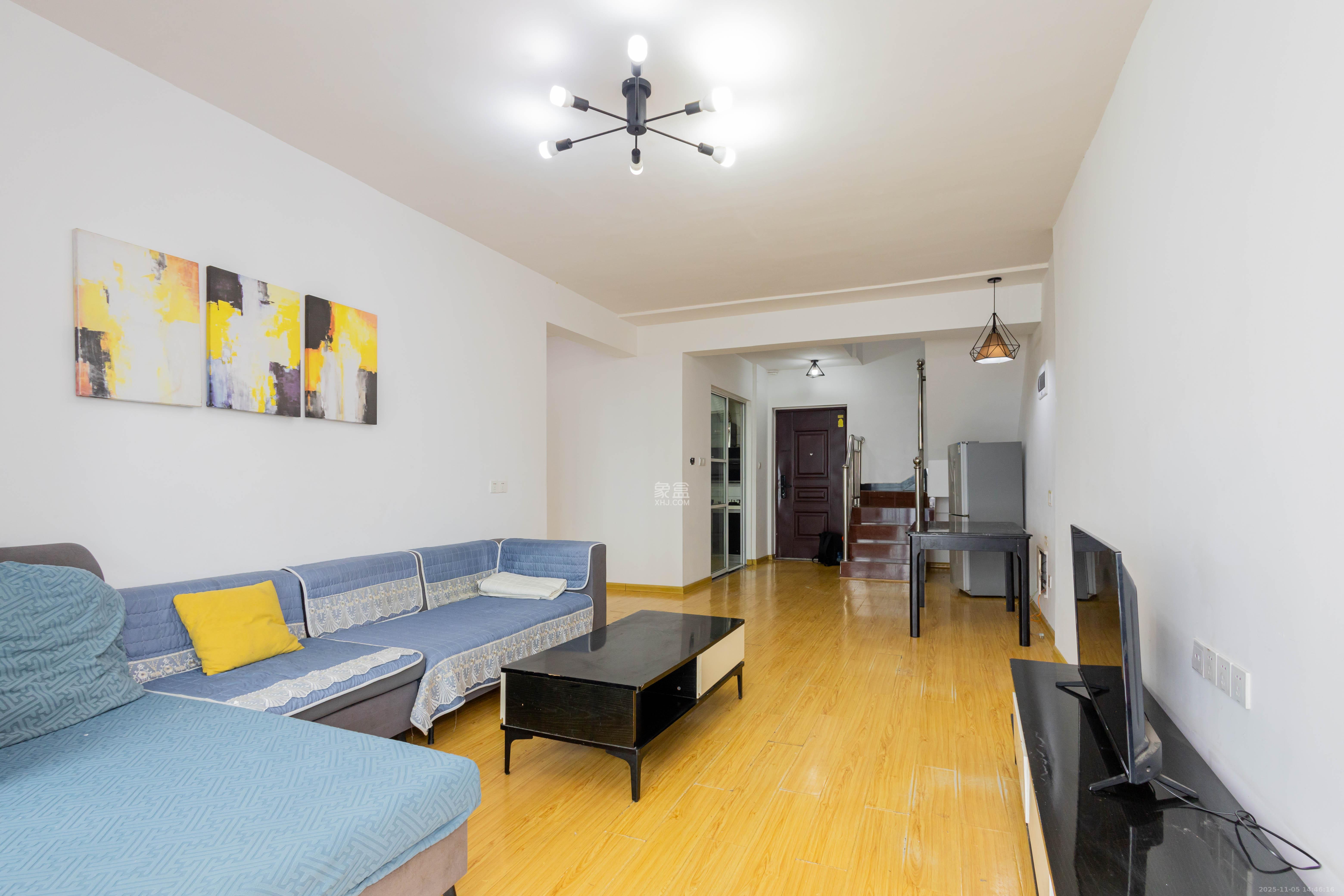 龙湖碧桂园天宸原著 4室2厅2卫 169.8万 龙湖碧桂园天宸原著 4室2厅2卫 169.8万客厅