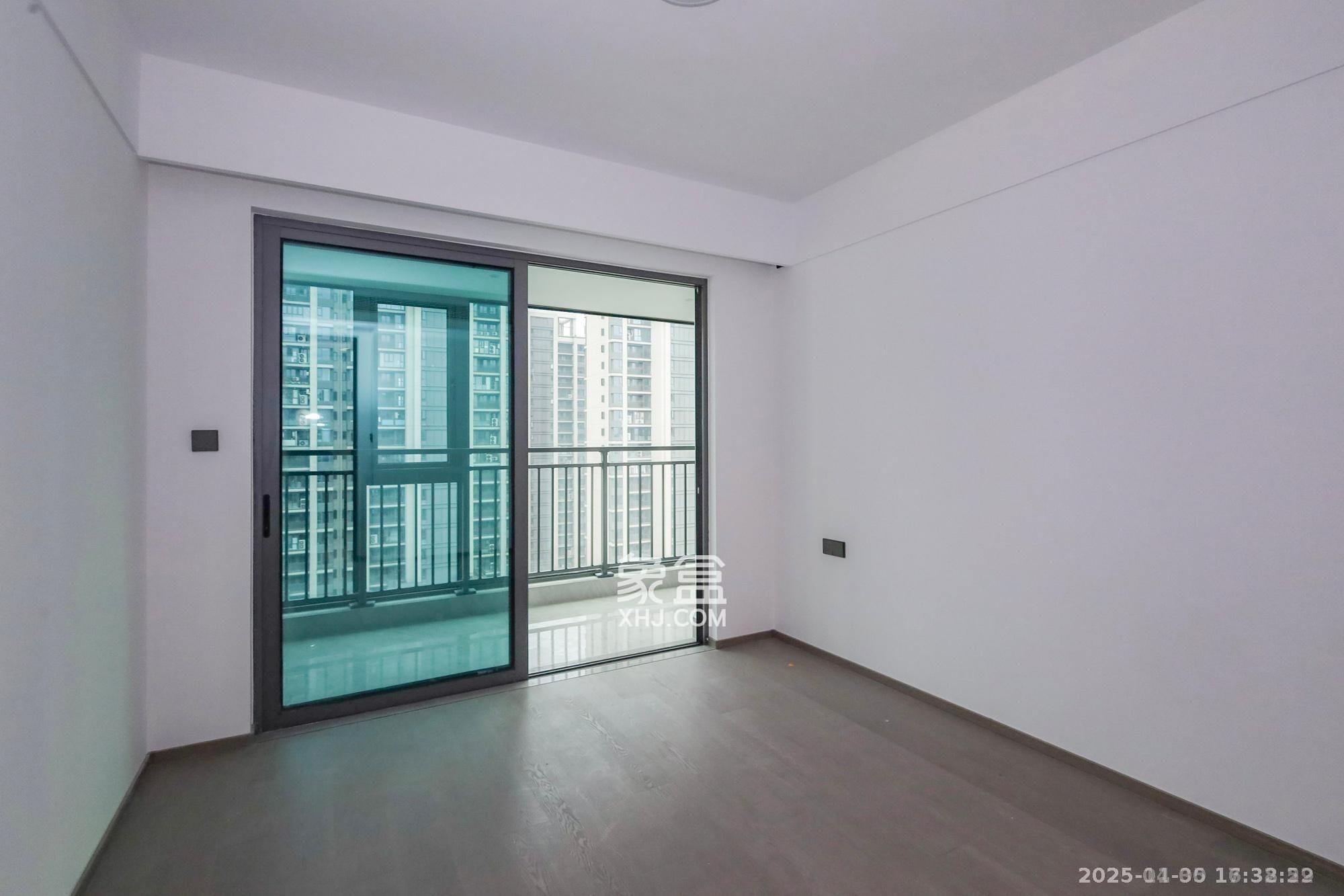 招商蛇口滨江境  4室2厅3卫    14000.0元/月室内图