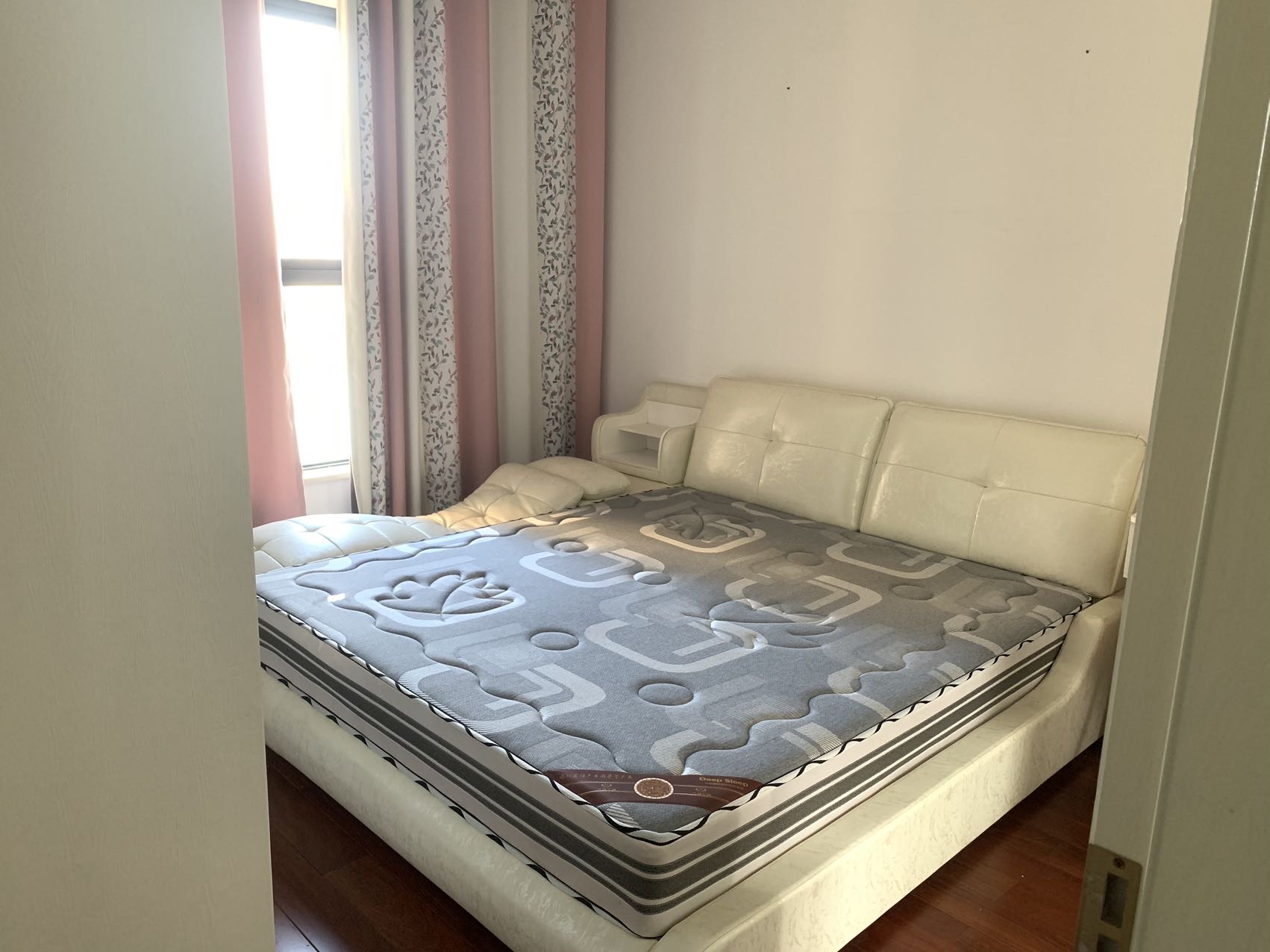 大汉资江城 4室2厅2卫 1700.0元/月 大汉资江城 4室2厅2卫 1700.0元/月室内图