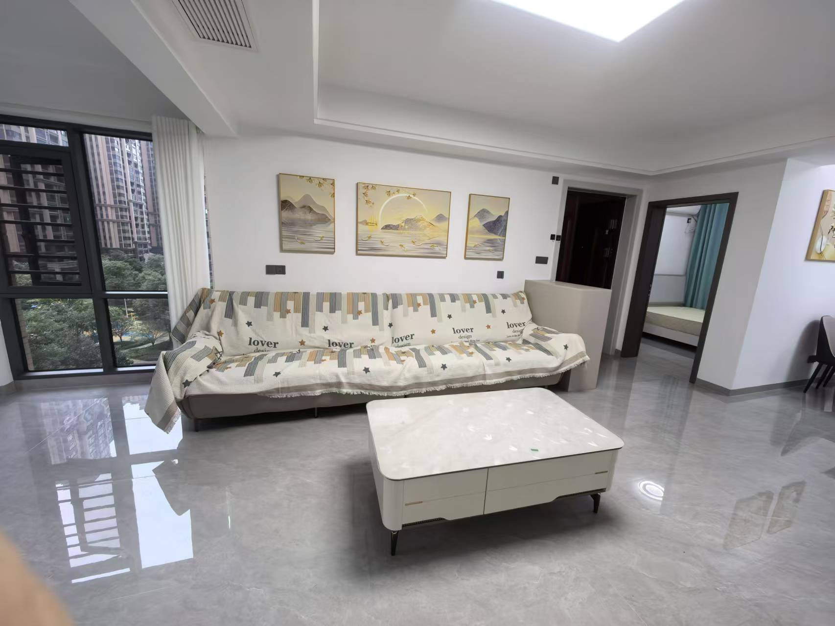 融冠乐城  5室2厅2卫    4300.0元/月室内图