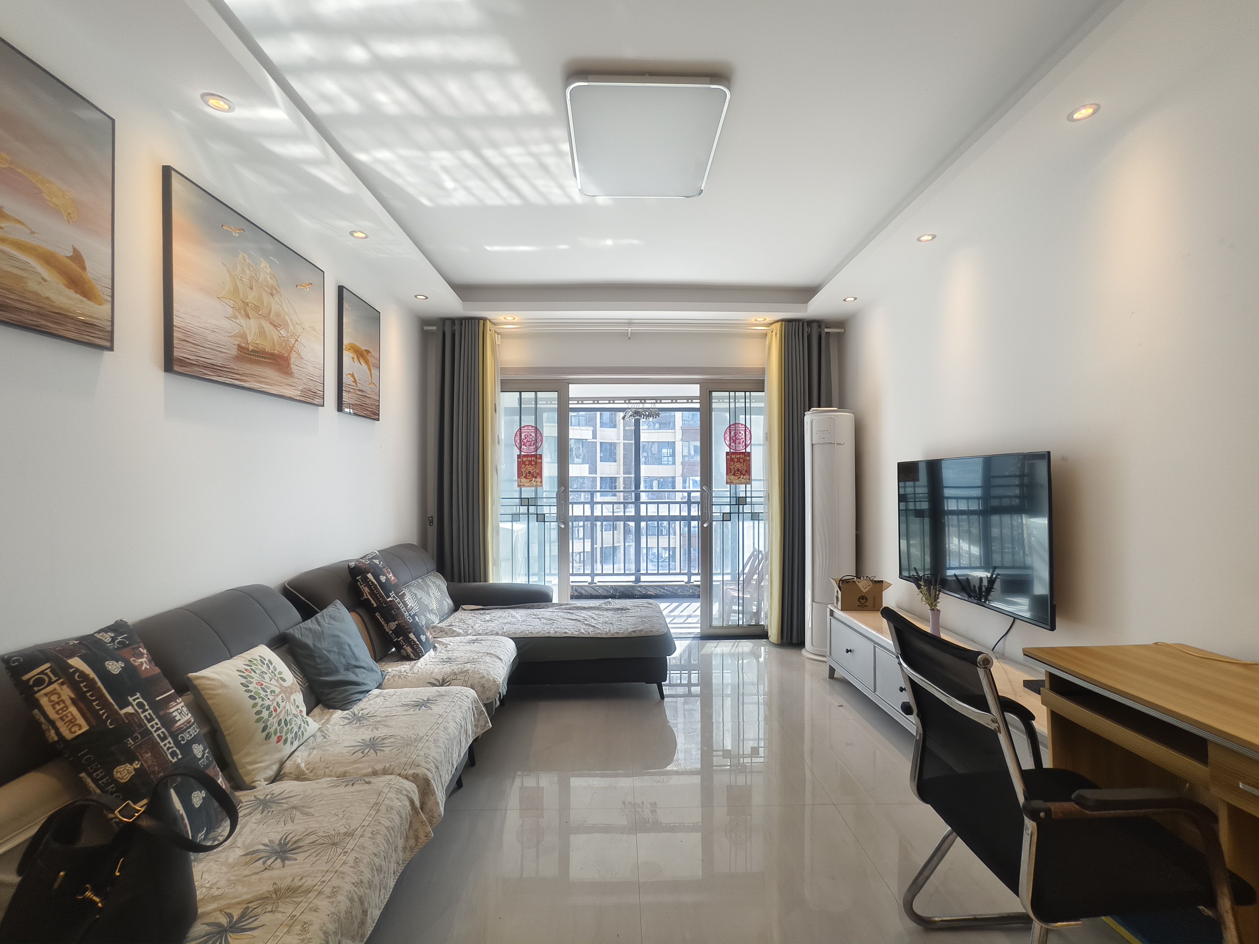 中天鹭鸶湾龙庭二期  2室2厅2卫    2100.0元/月