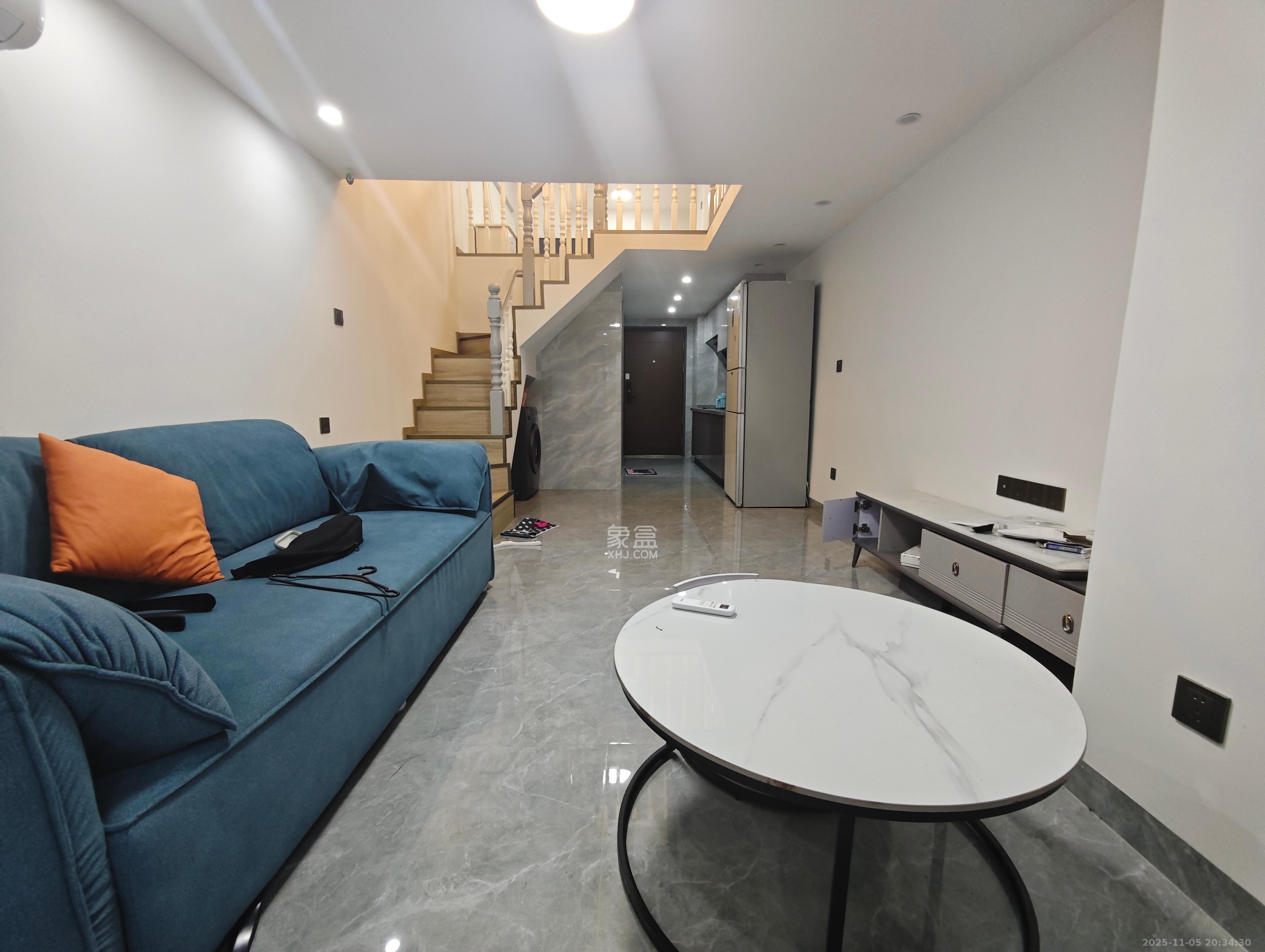 越秀悦湖台  1室0厅0卫    2700.0元/月室内图