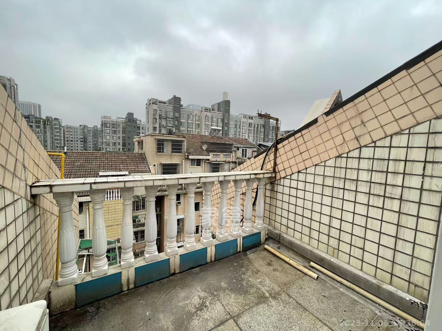 德政园 2室2厅1卫 1300.0元/月 德政园 2室2厅1卫 1300.0元/月室内图