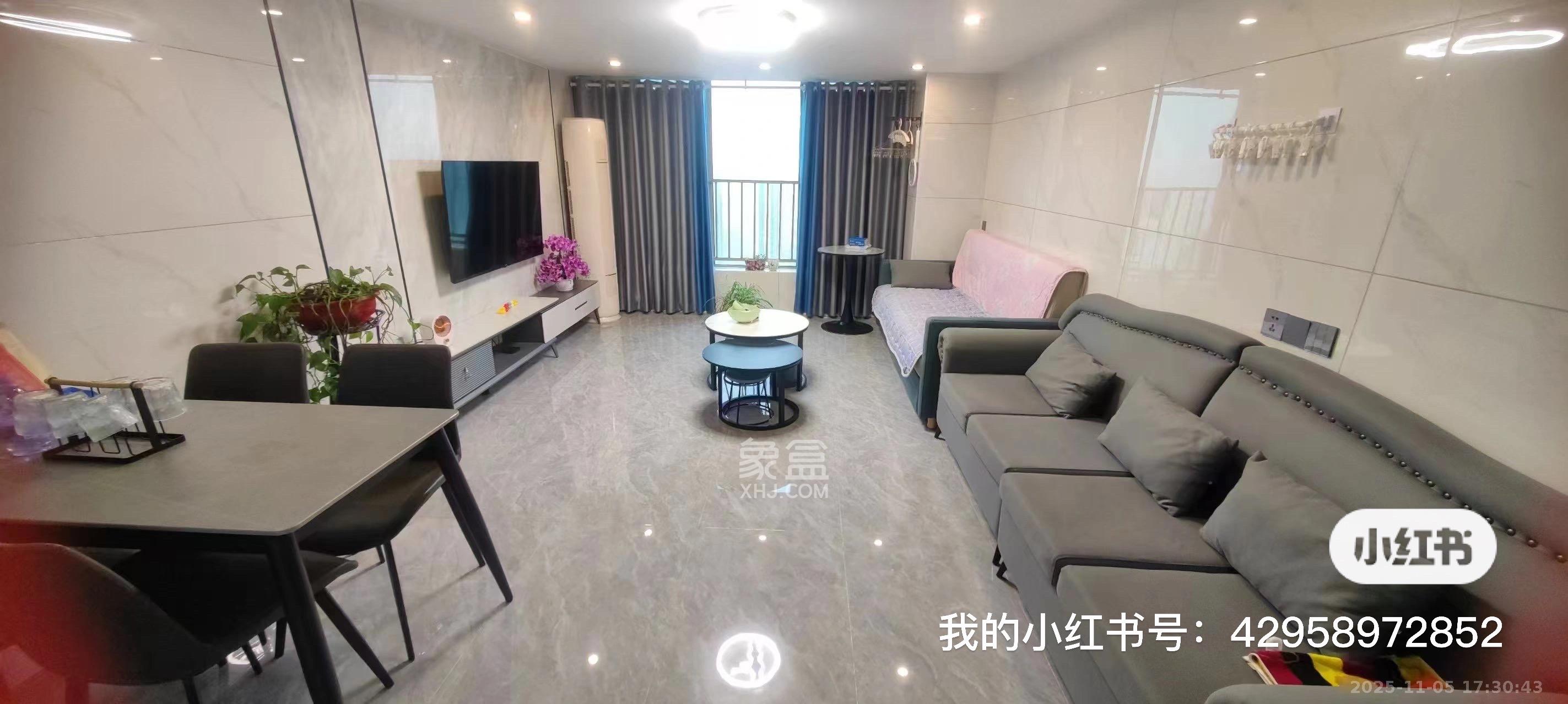 梅溪湖金茂湾  2室2厅3卫    2000.0元/月室内图