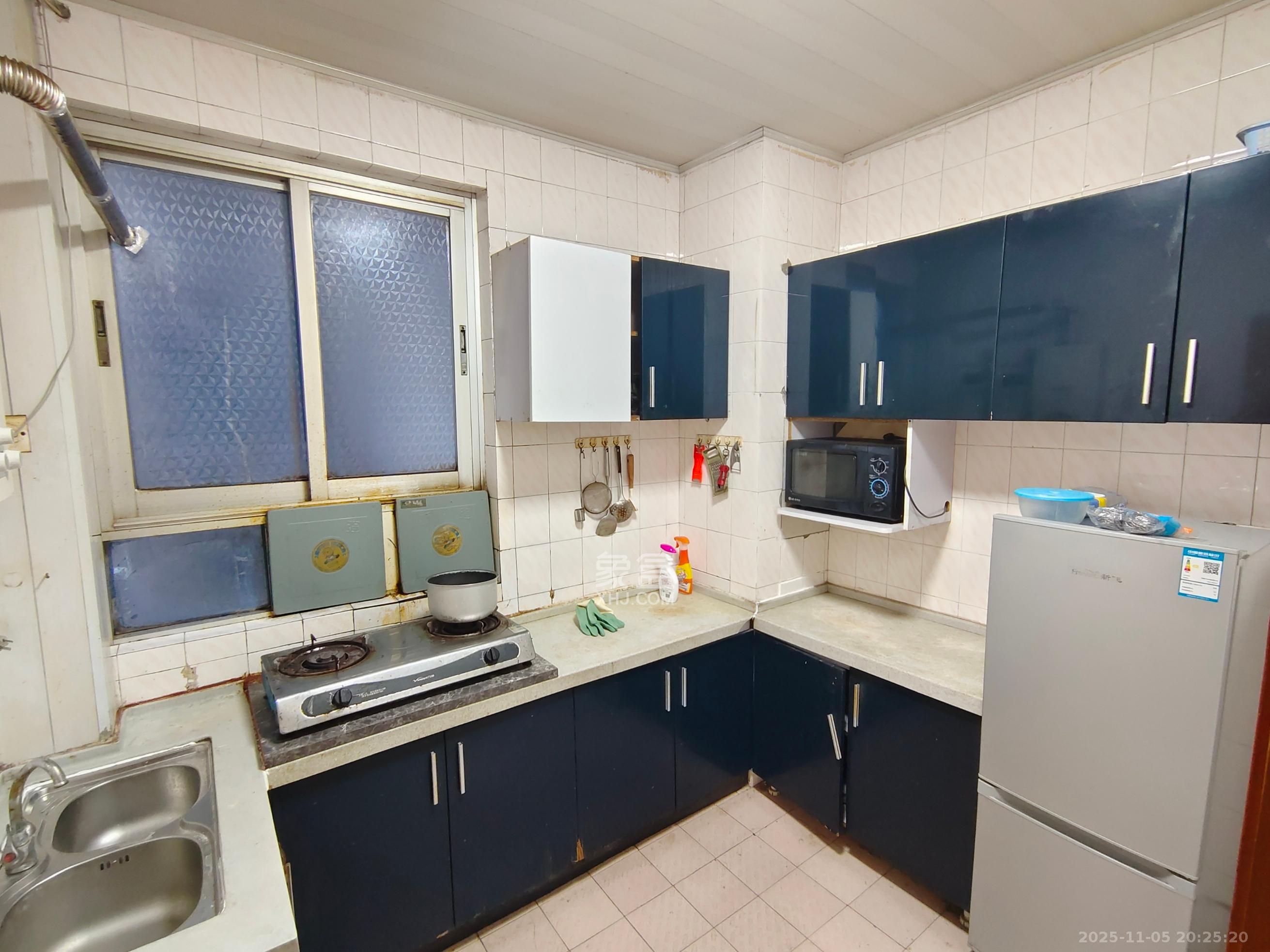 教育电视台宿舍  2室1厅1卫    1300.0元/月室内图