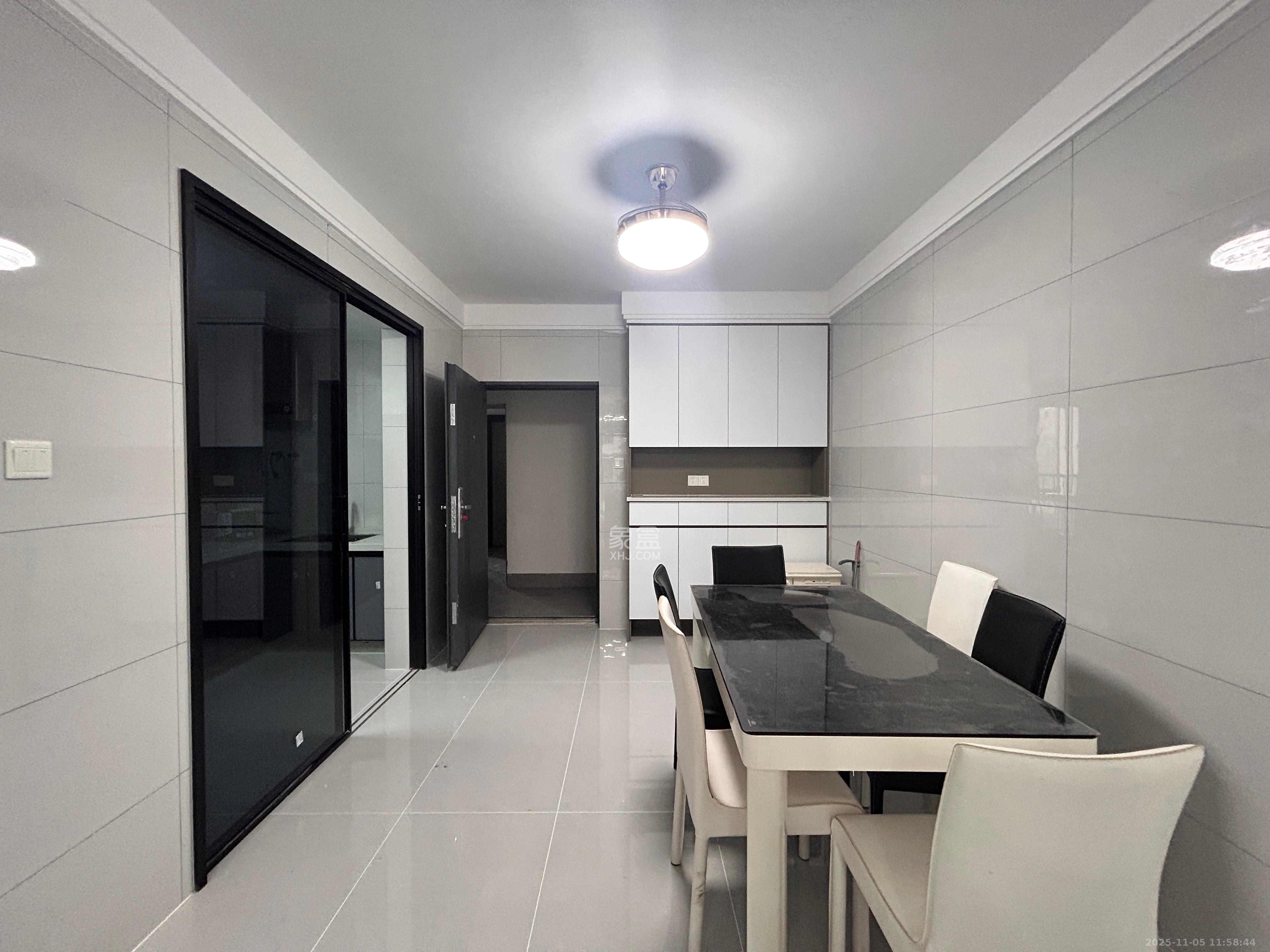 旭日嘉苑 2室2厅1卫 2600.0元/月 旭日嘉苑 2室2厅1卫 2600.0元/月室内图