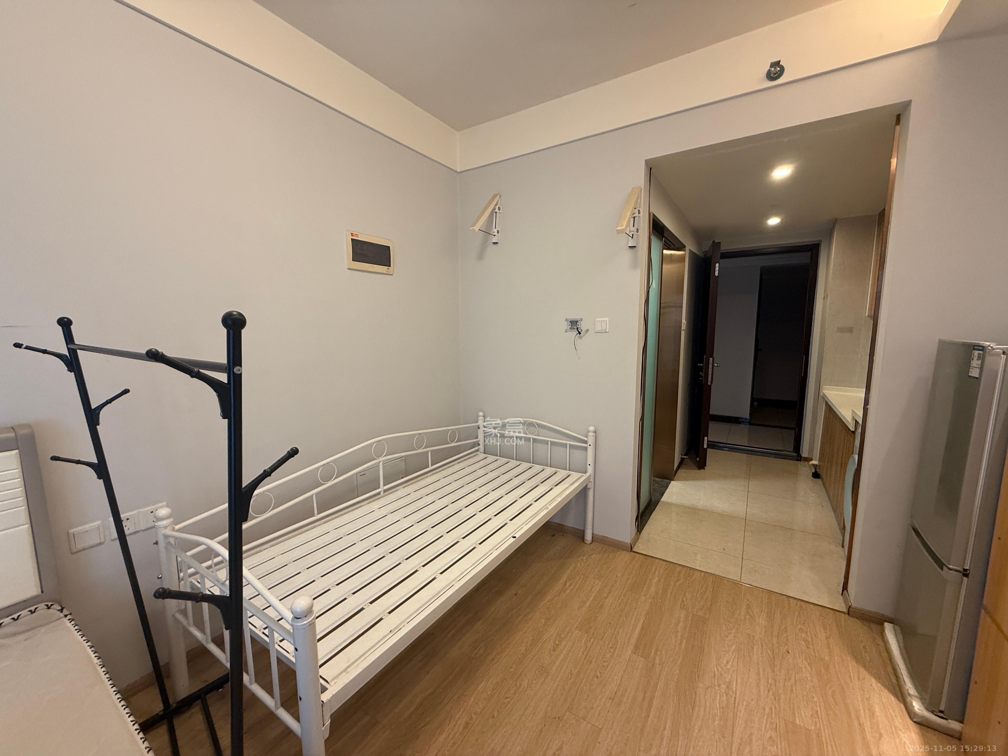 佳兆业云顶都汇 1室0厅0卫 1500.0元/月 佳兆业云顶都汇 1室0厅0卫 1500.0元/月室内图