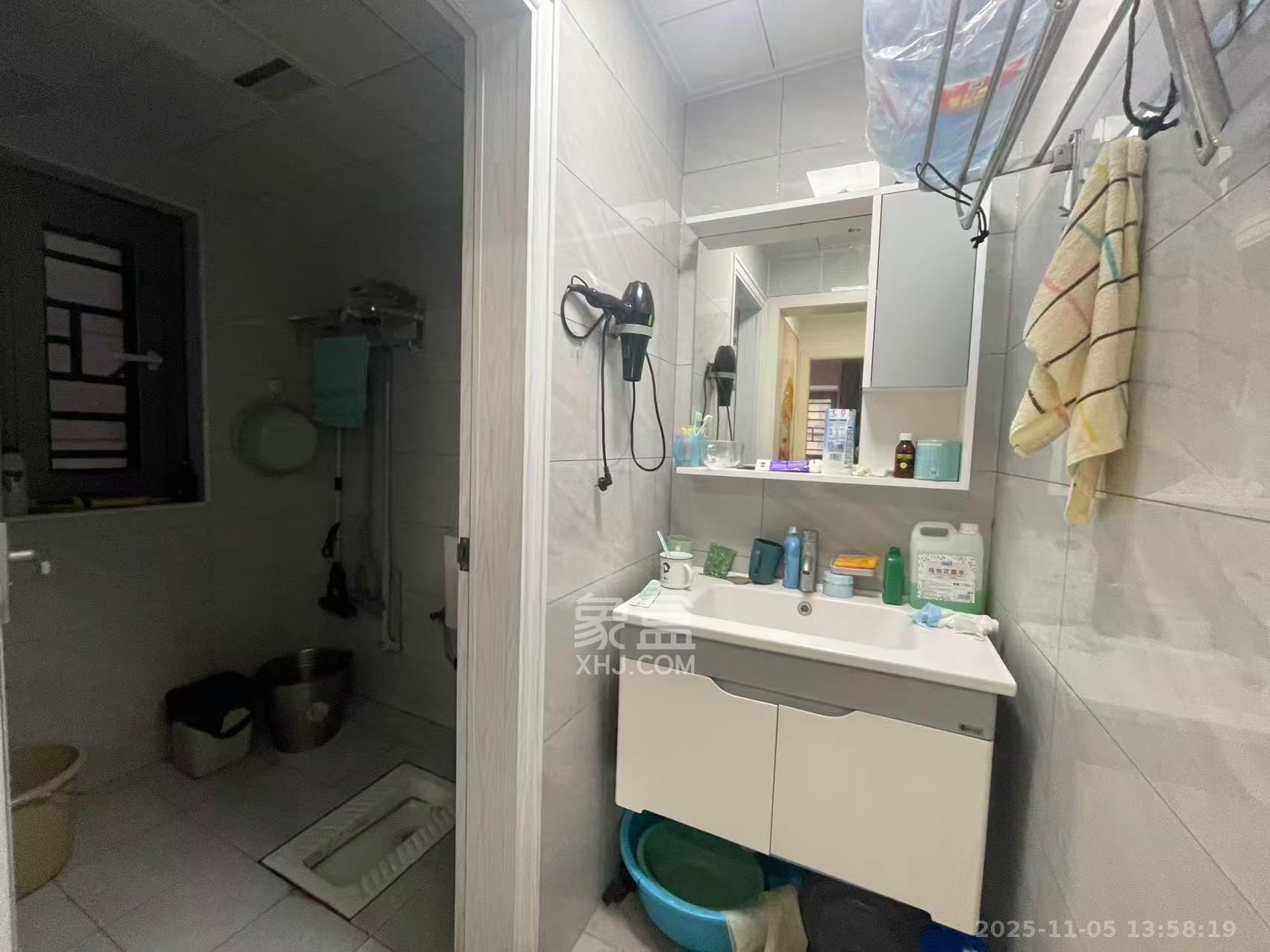 保利东郡  4室2厅2卫    2200.0元/月室内图