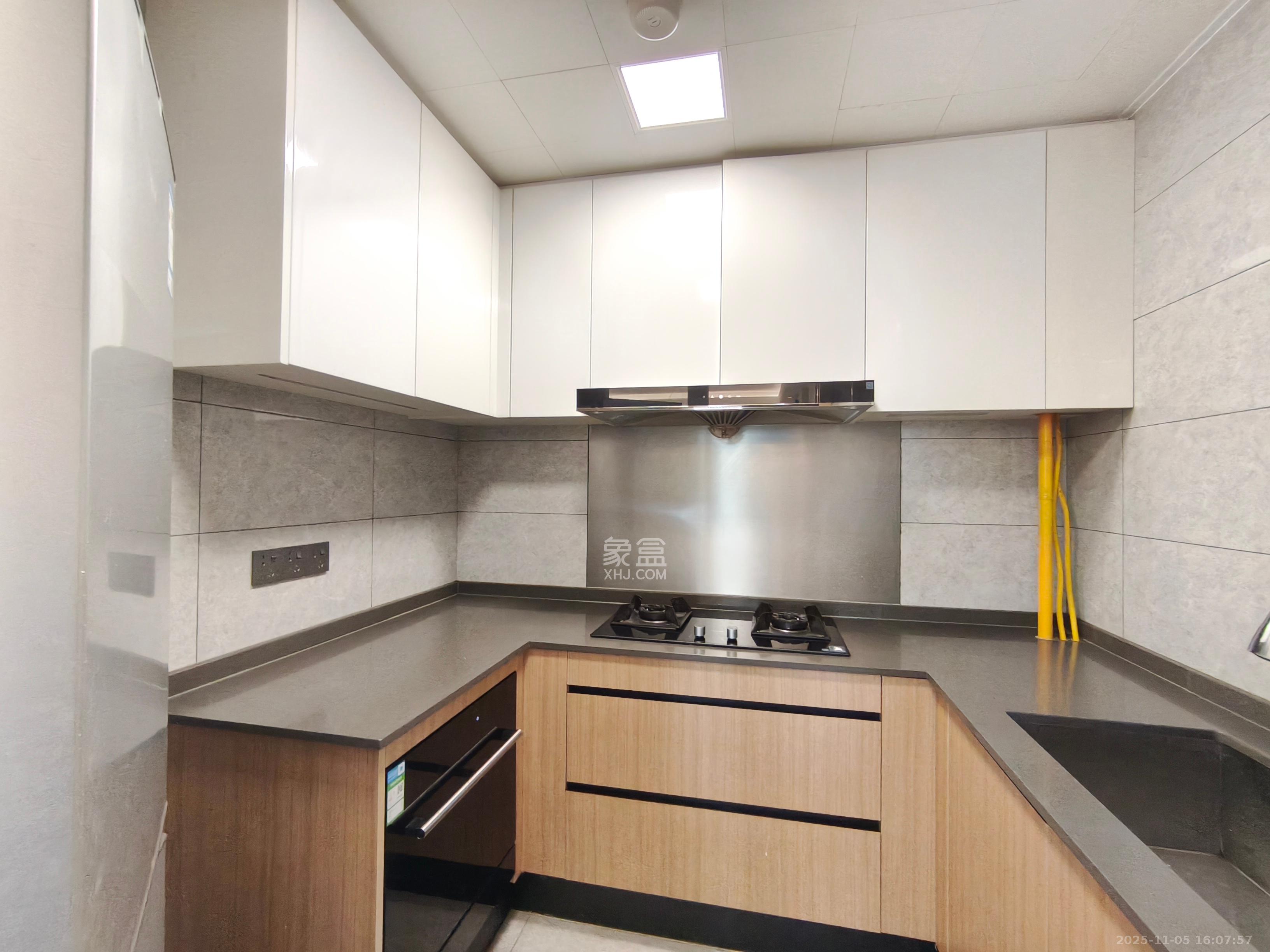 爱家当代境  3室2厅2卫    3300.0元/月室内图