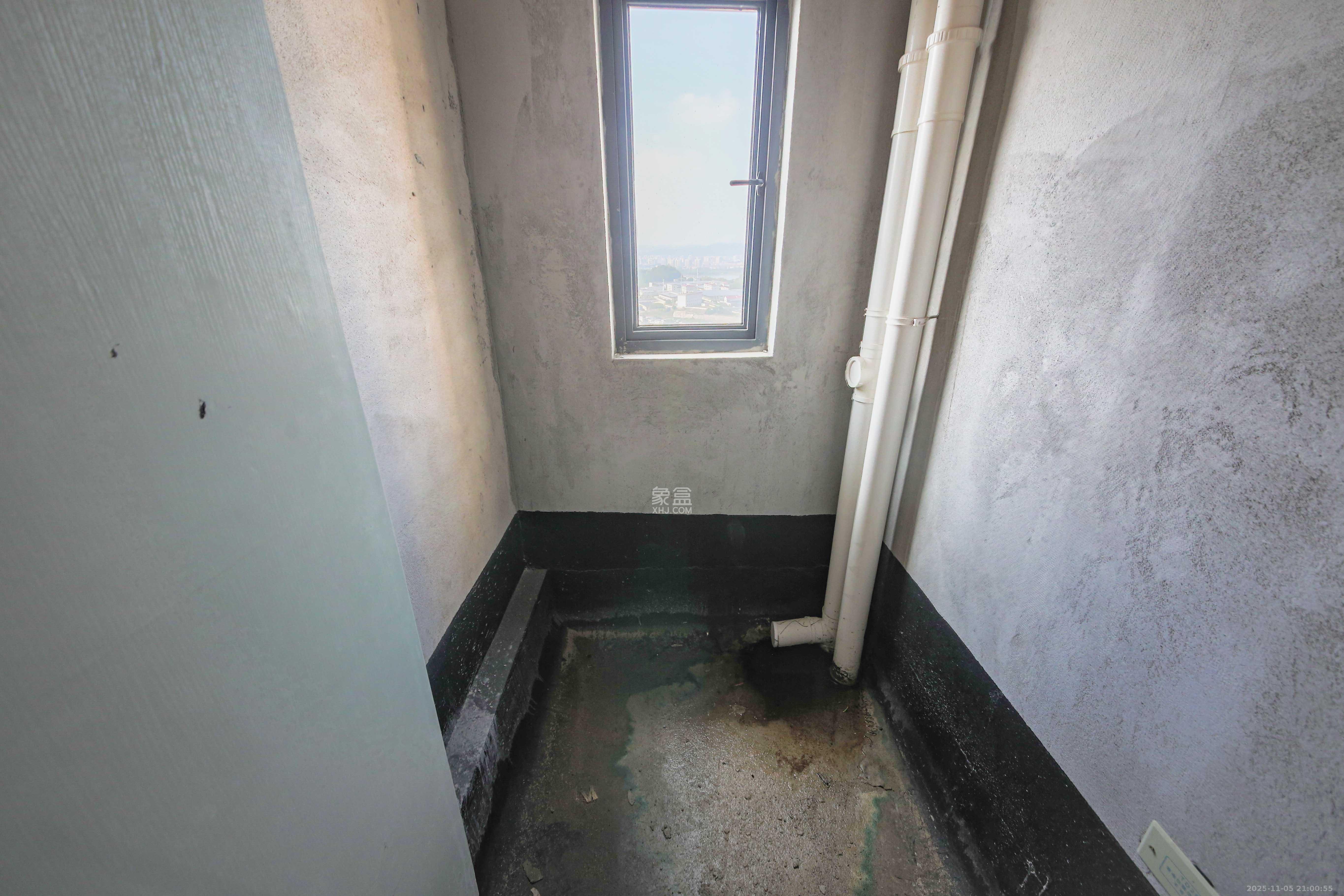 中建钰和城  2室2厅1卫    105.0万卫生间