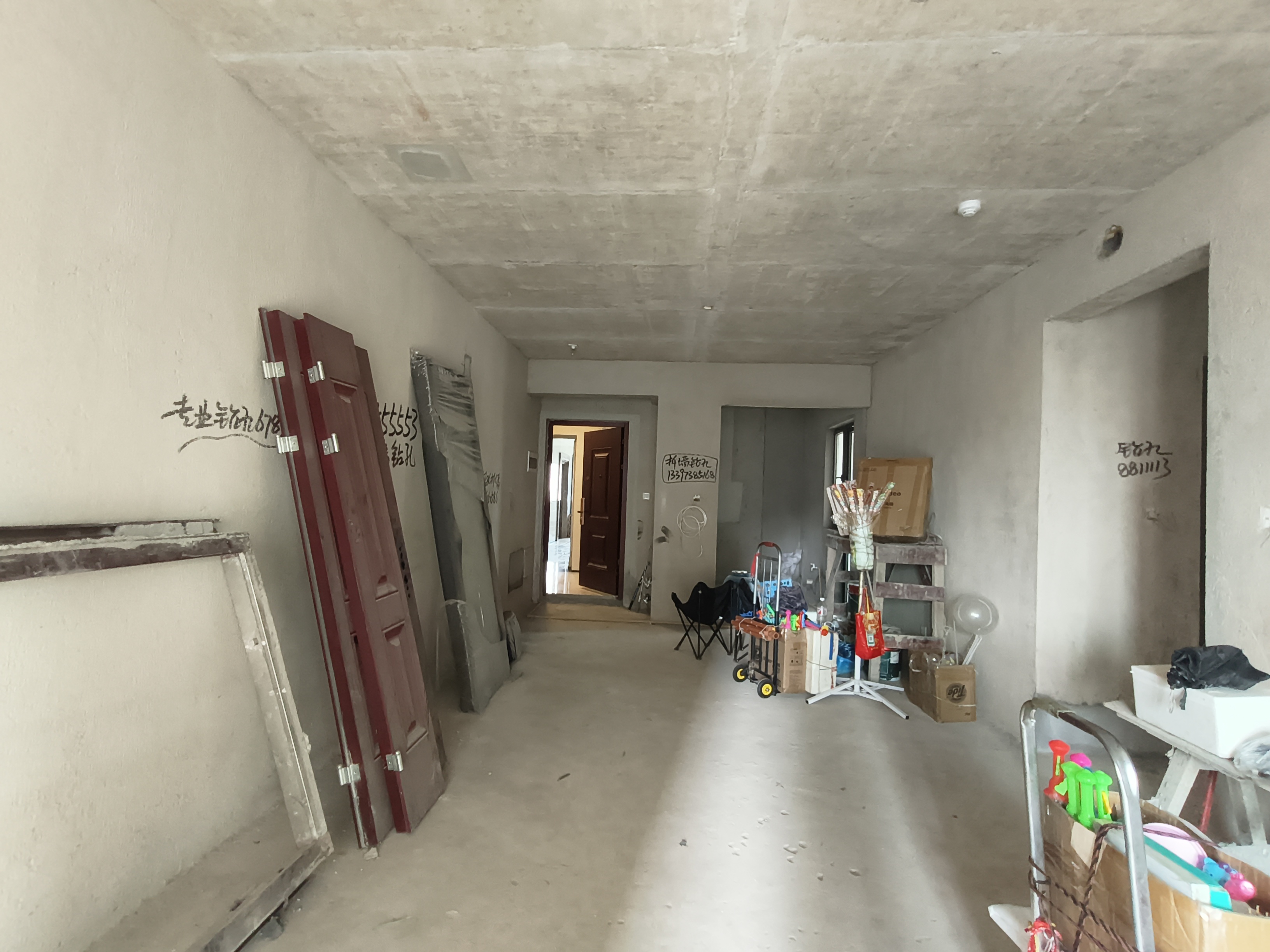 宁邦中心(文华里) 3室2厅2卫 58.0万 宁邦中心(文华里) 3室2厅2卫 58.0万客厅