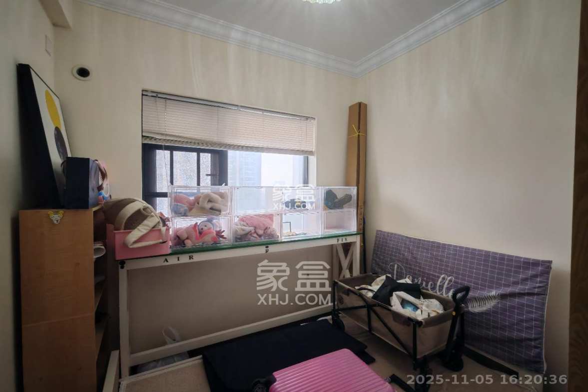 恒大江湾 3室1厅2卫 2500.0元/月 恒大江湾 3室1厅2卫 2500.0元/月室内图