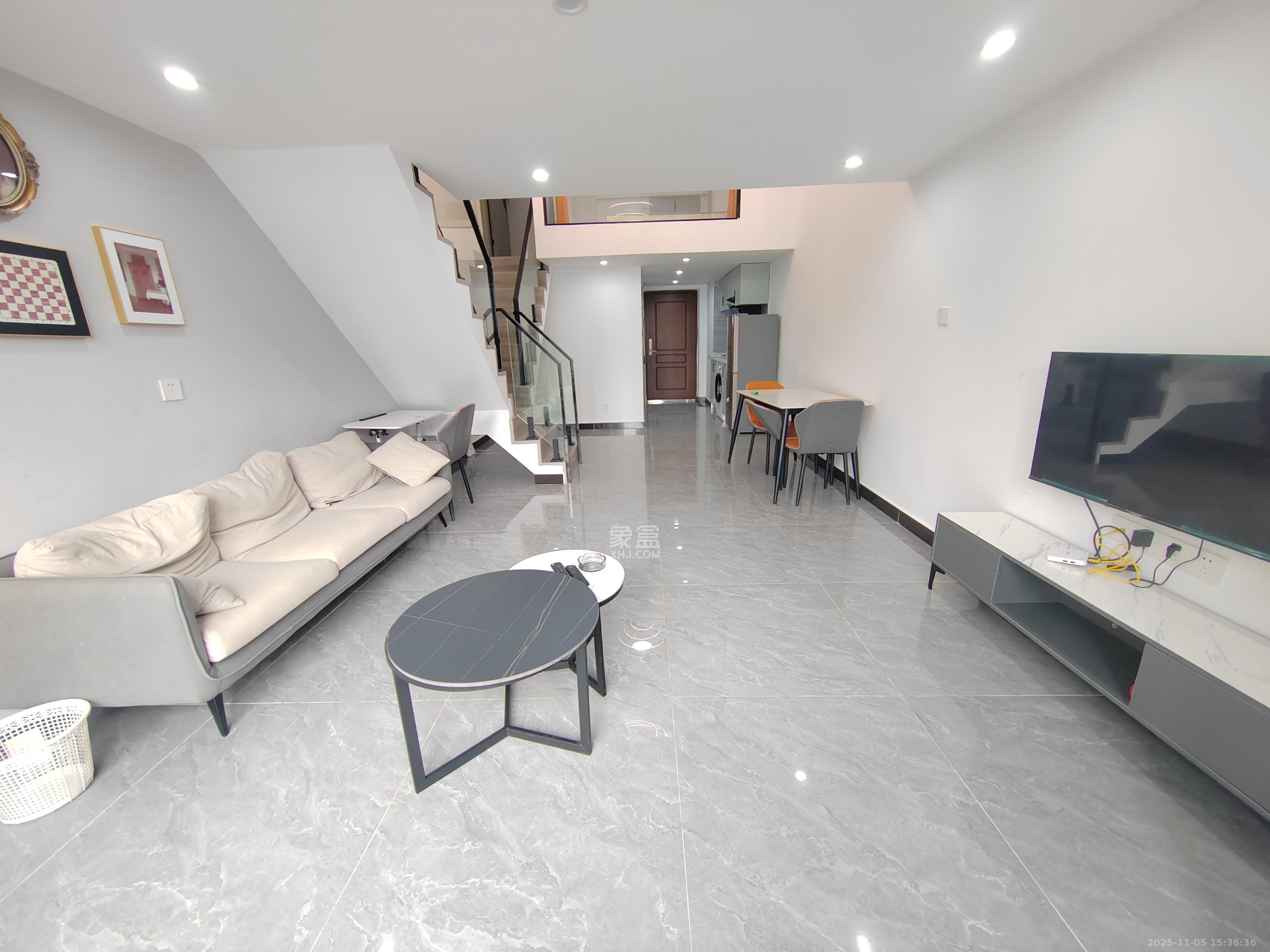 梅溪湖金茂湾  2室1厅1卫    2200.0元/月室内图1