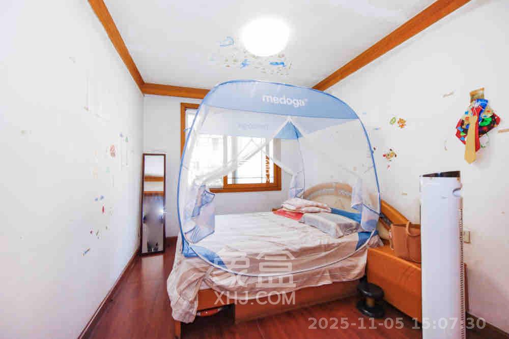 兰景花园  4室2厅2卫    2200.0元/月室内图