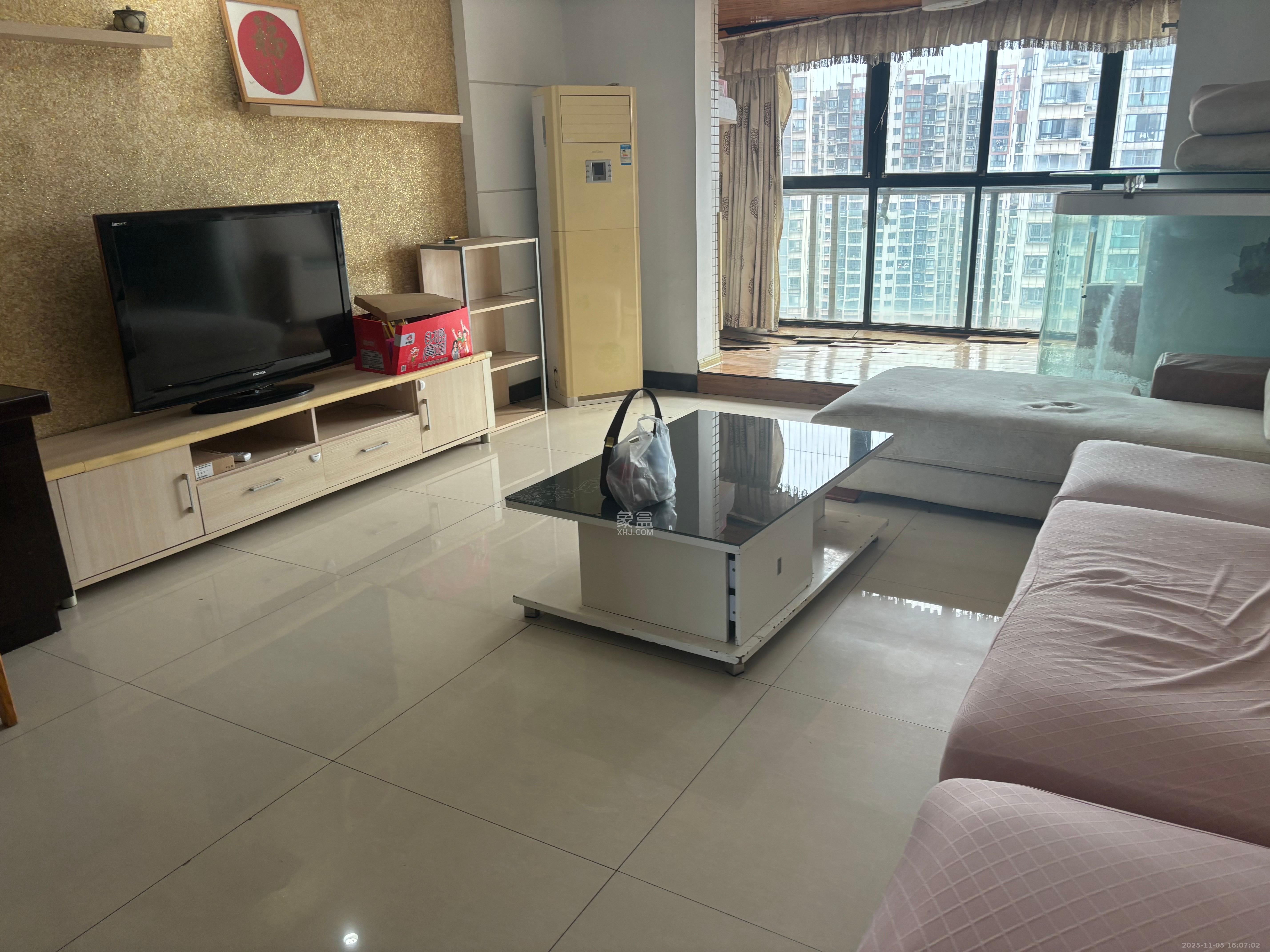 高鑫麓城  3室2厅2卫    2800.0元/月室内图1