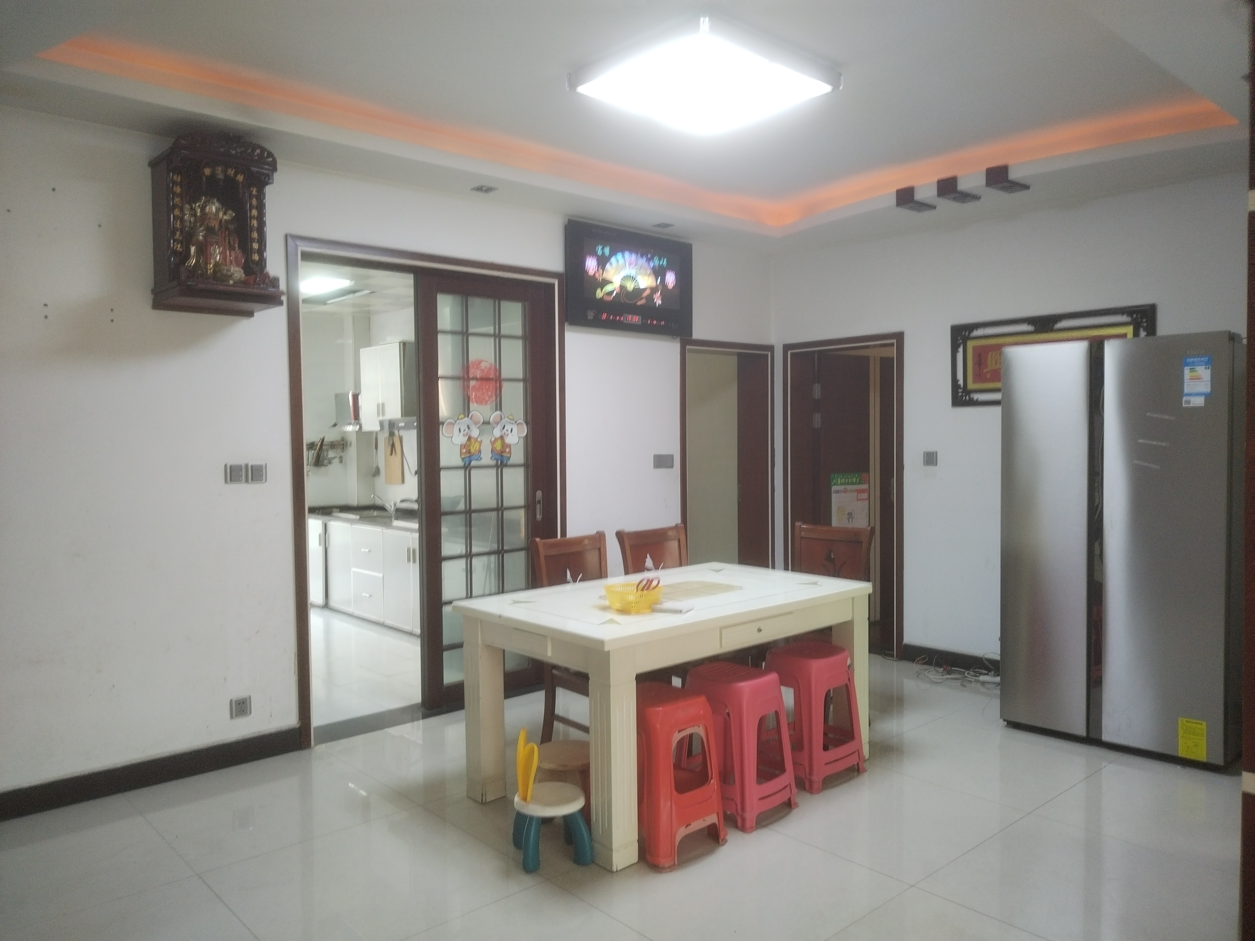 梓怡华府 3室2厅2卫 1800.0元/月 梓怡华府 3室2厅2卫 1800.0元/月室内图