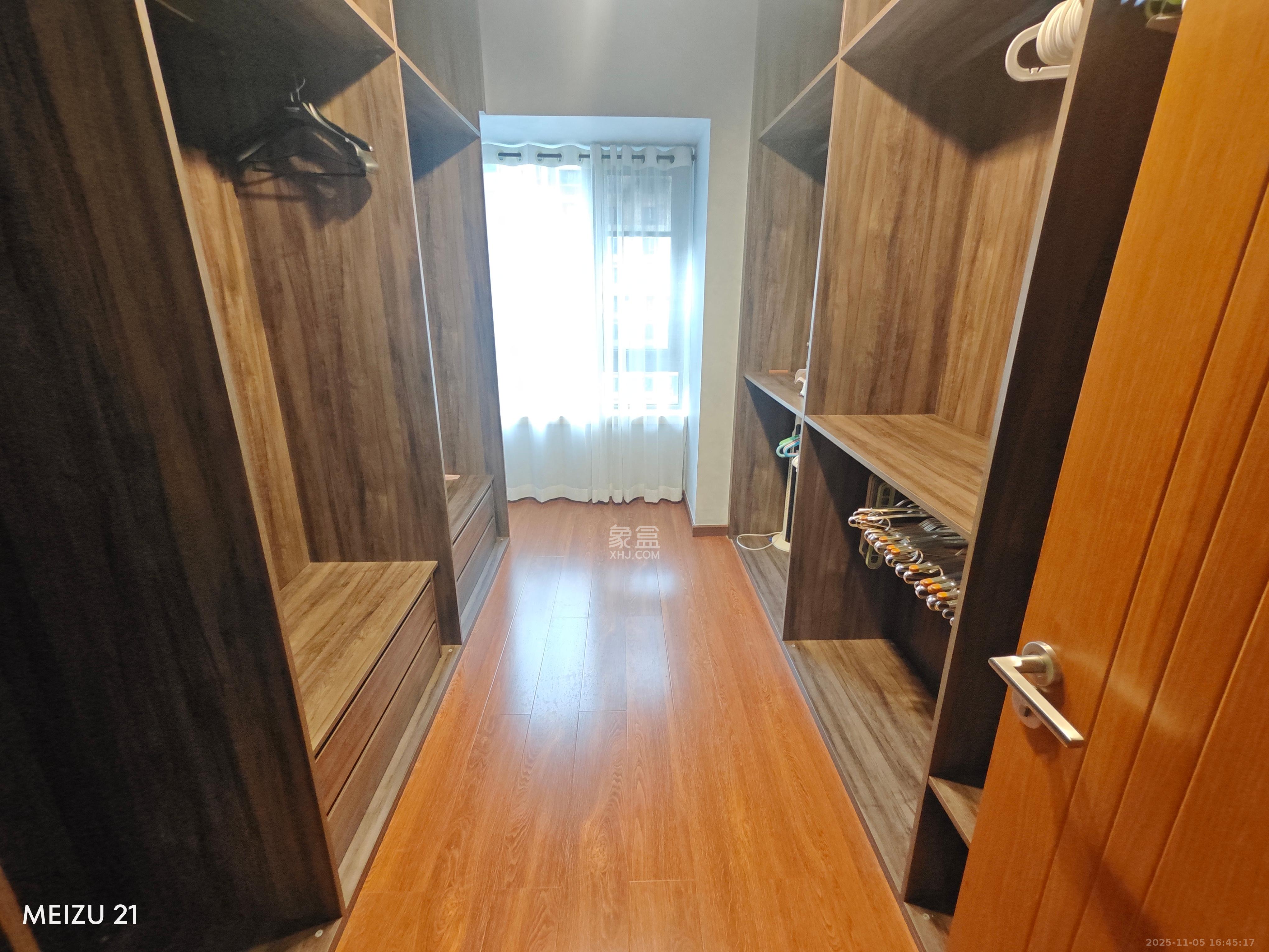 珠江好世界  4室2厅2卫    4000.0元/月室内图