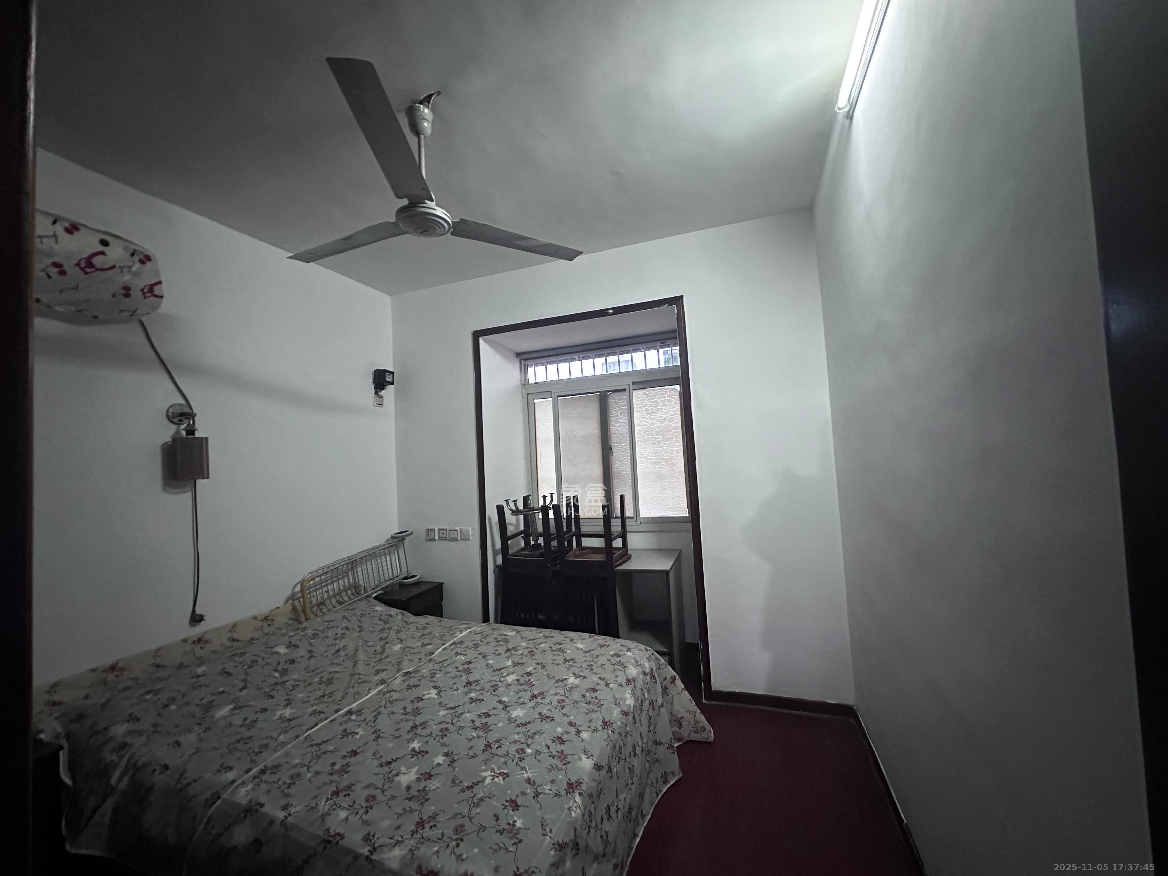 火星一片  2室2厅1卫    1300.0元/月室内图