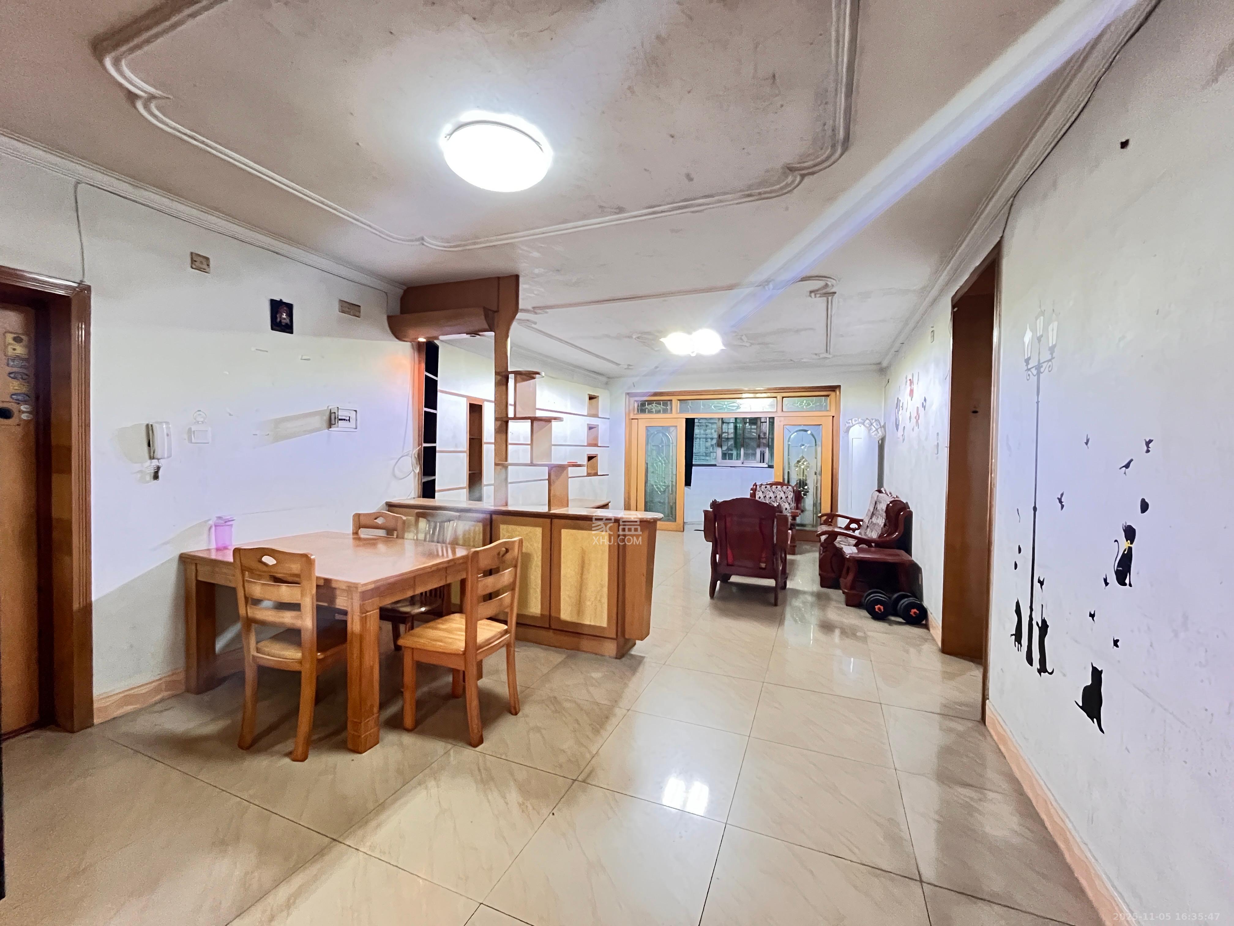 德政园  2室2厅1卫    1800.0元/月室内图