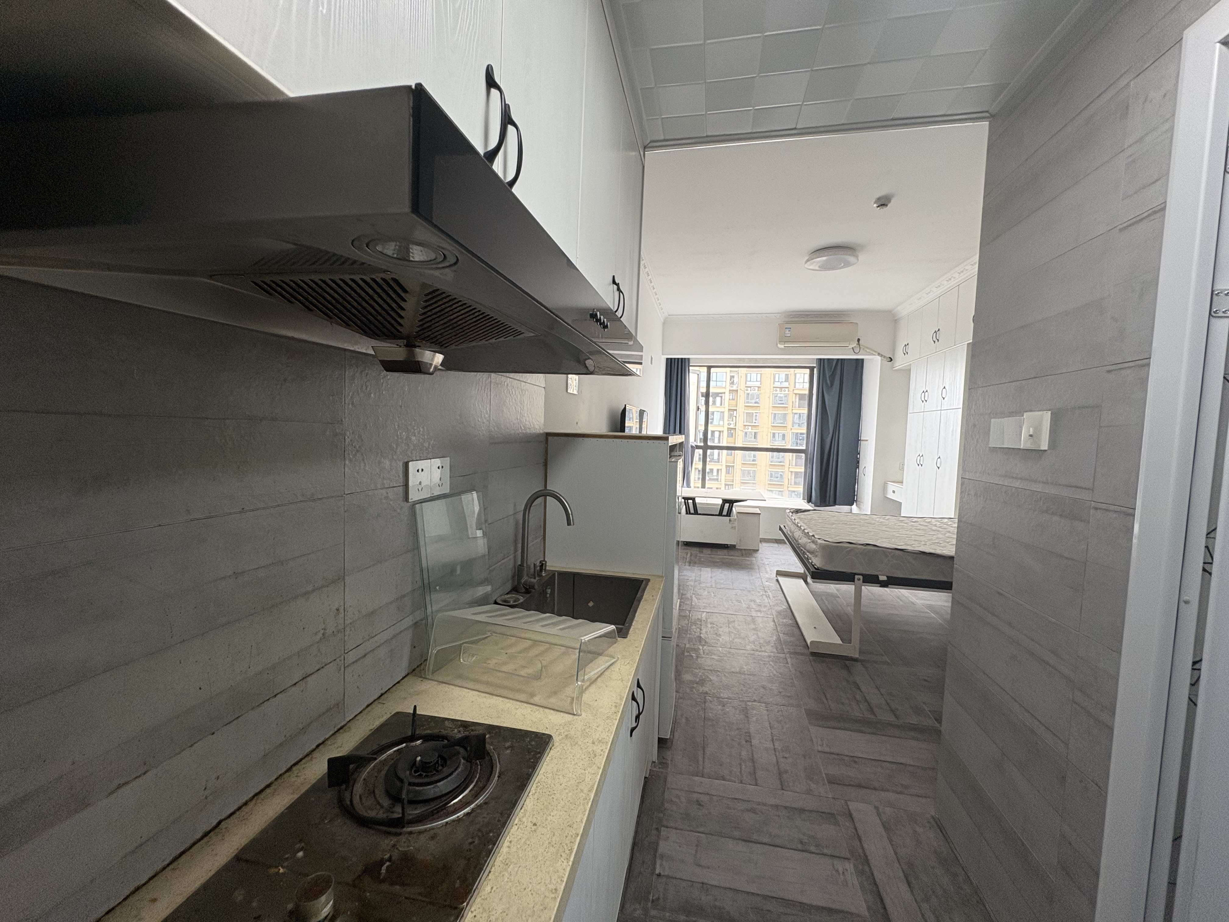 鸿浩达吉星广场(秀石街)  1室1厅1卫    1100.0元/月