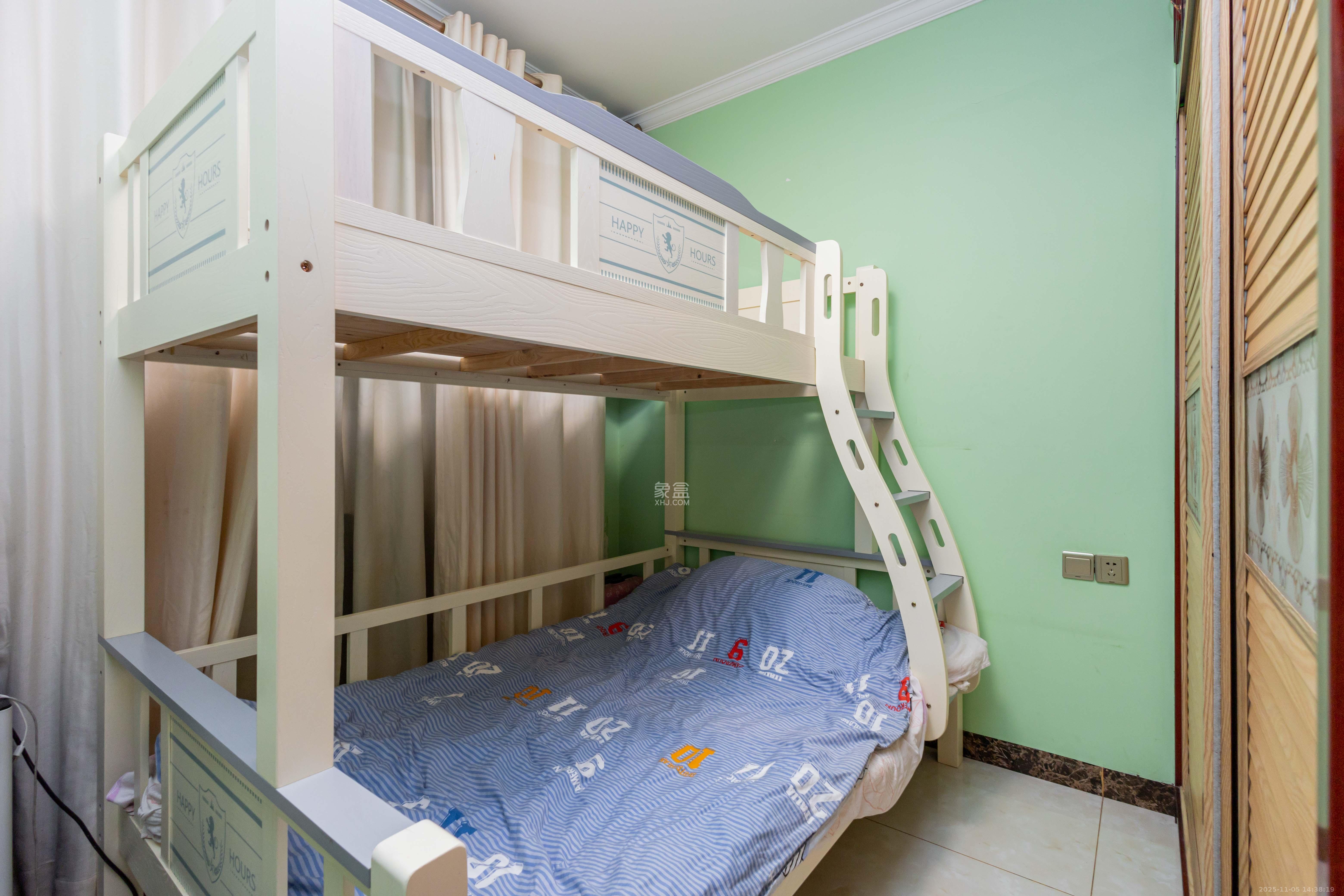 汇一城(汇壹公馆) 4室2厅2卫 108.0万 汇一城(汇壹公馆) 4室2厅2卫 108.0万卧室