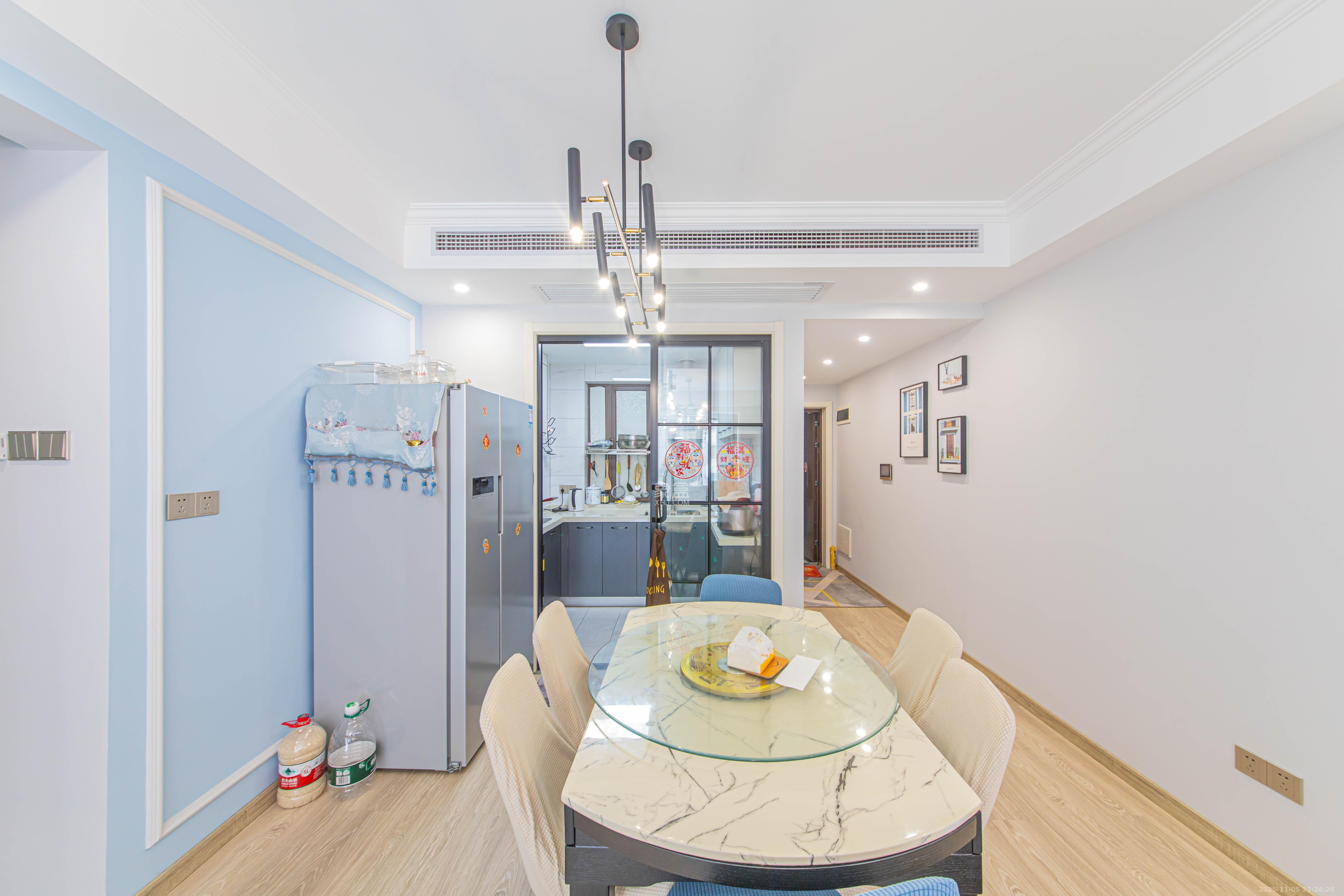 大唐印象二期御府  3室2厅2卫    132.0万客厅