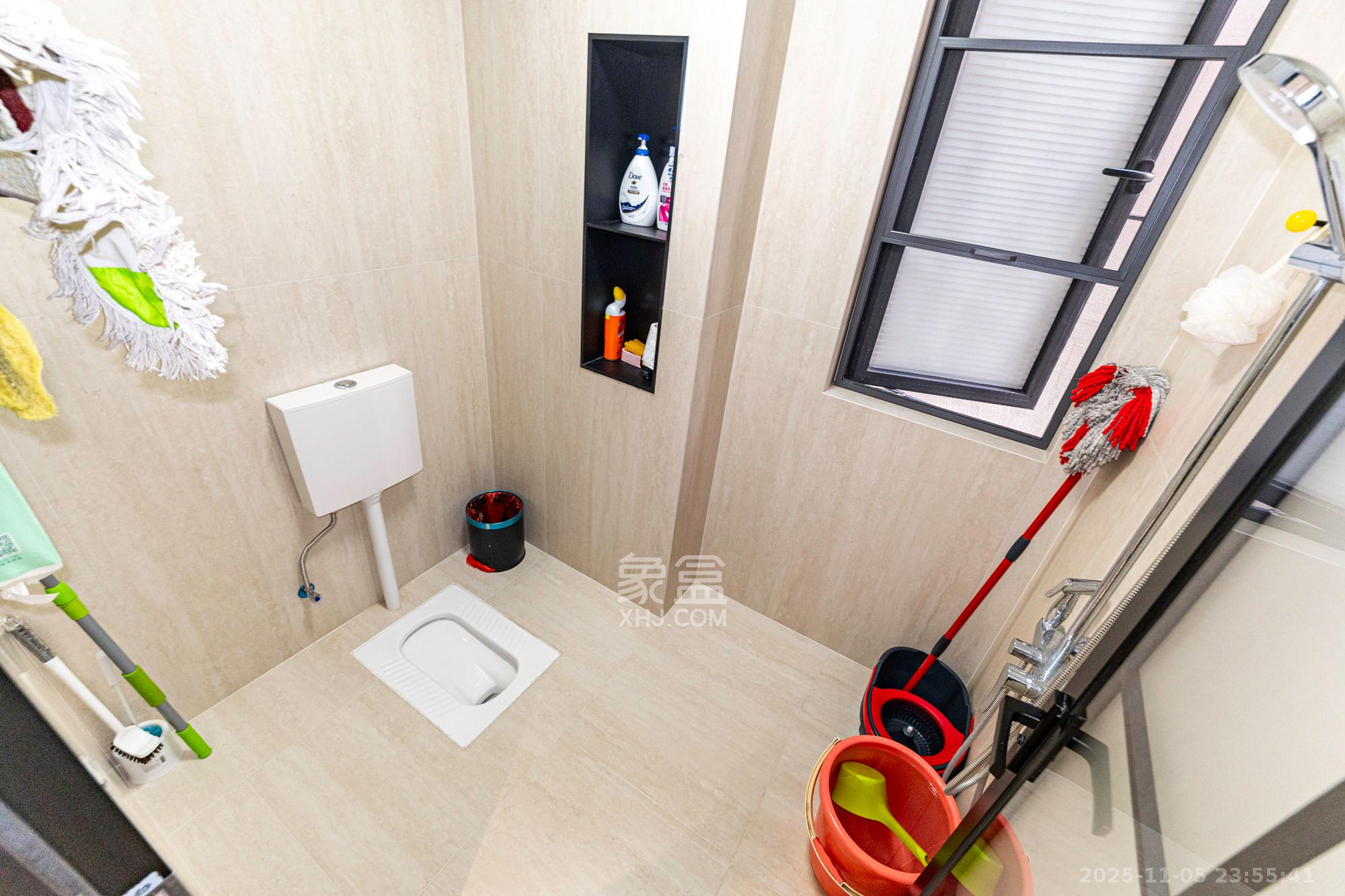 和顺府  4室2厅3卫    189.8万卫生间