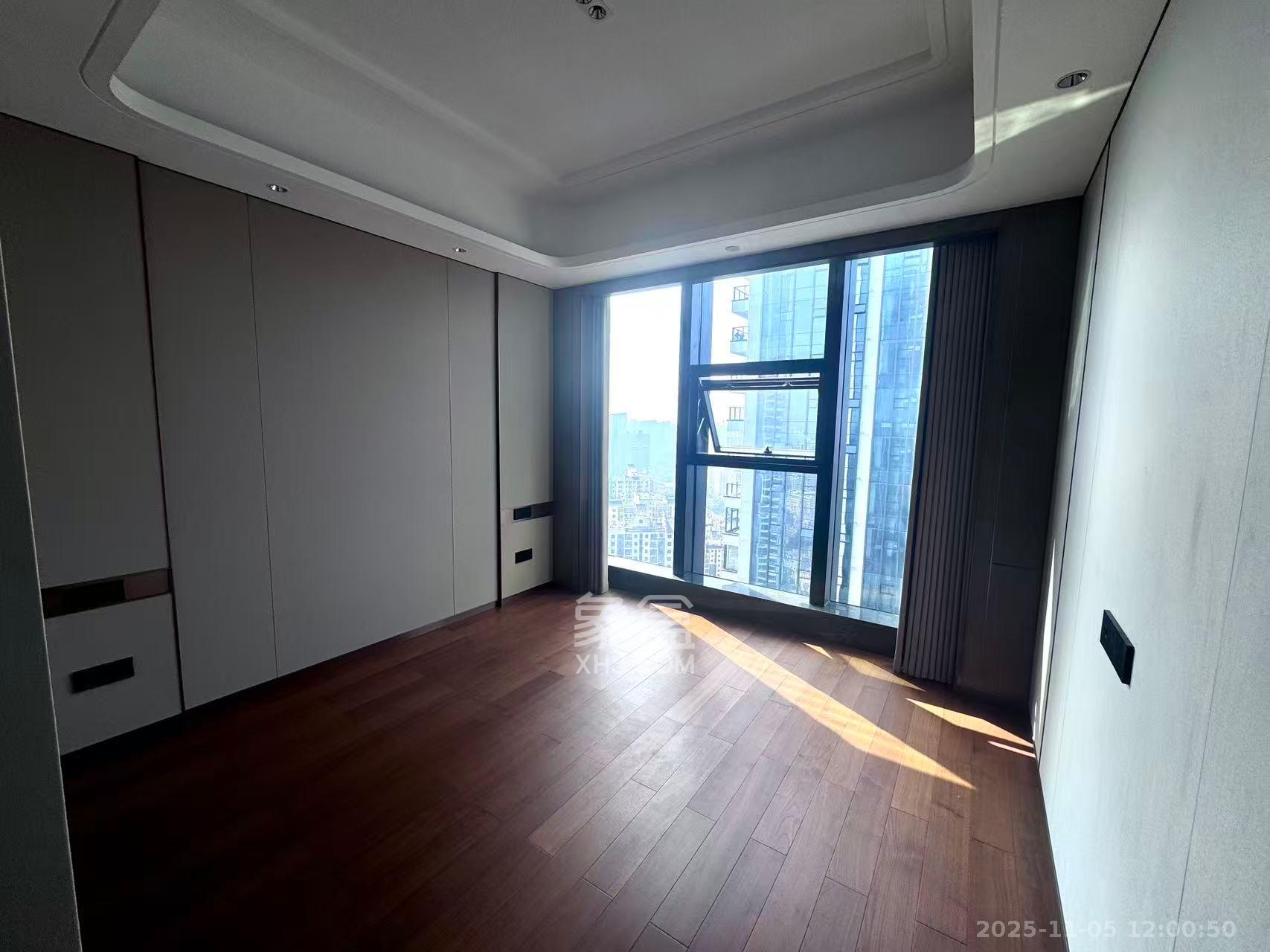 运达中央广场三期  4室2厅3卫    13000.0元/月室内图