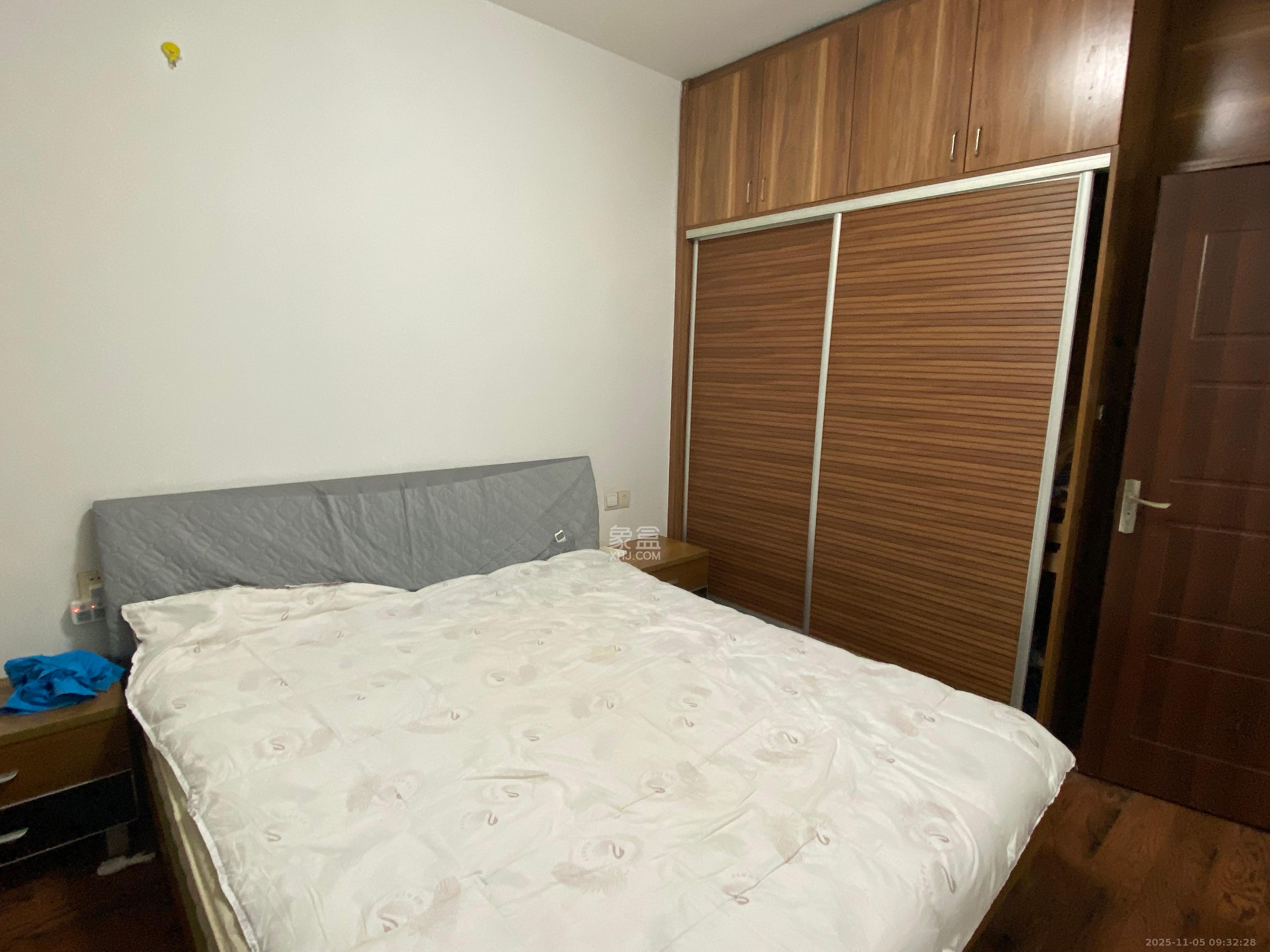 世纪桃花苑  1室1厅1卫    1400.0元/月