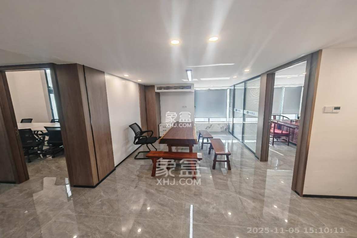 京武浪琴山三期(京武中心) 4室1厅1卫 12000.0元/月 京武浪琴山三期(京武中心) 4室1厅1卫 12000.0元/月室内图