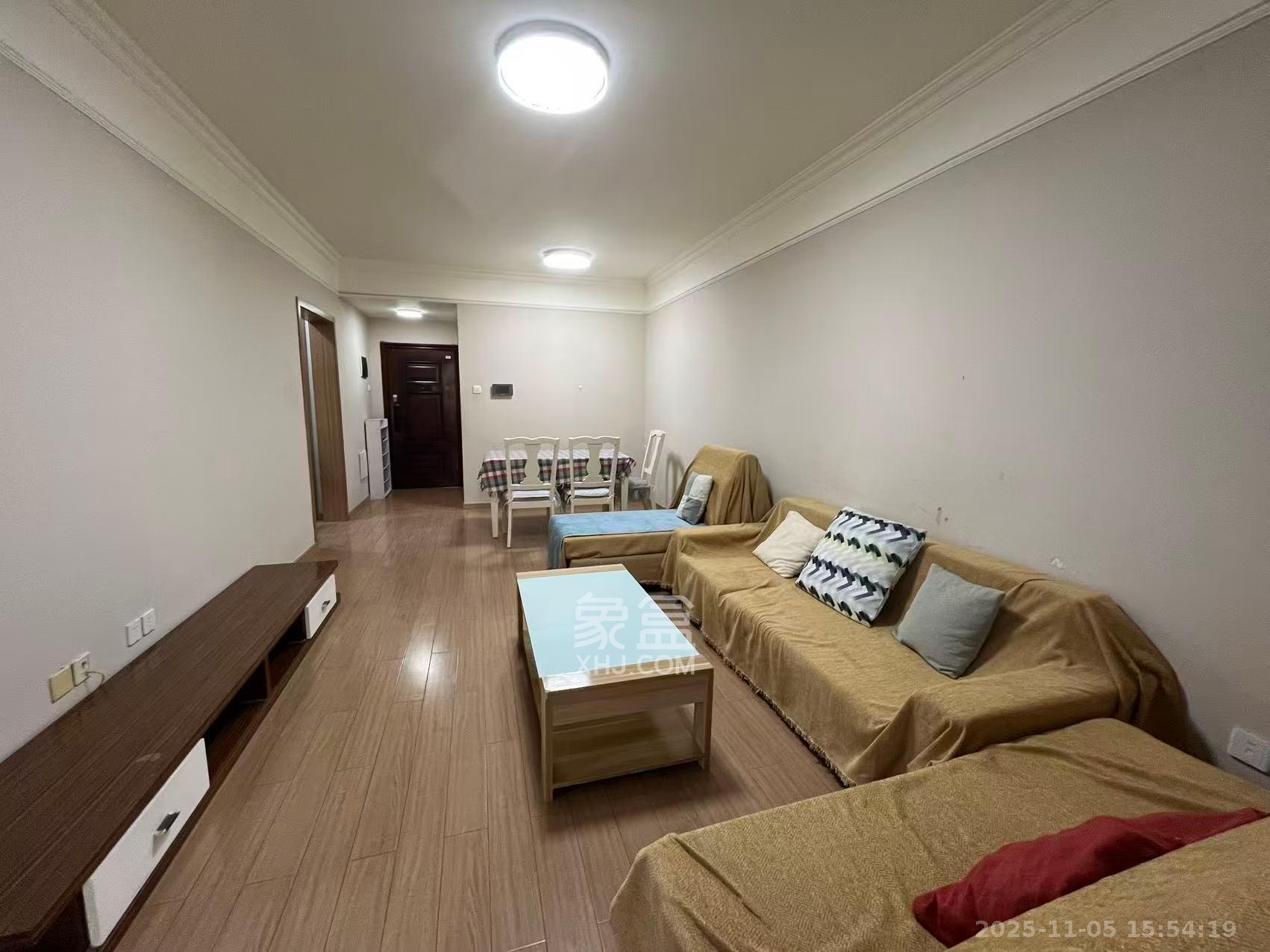 麓谷小镇  3室2厅1卫    2000.0元/月