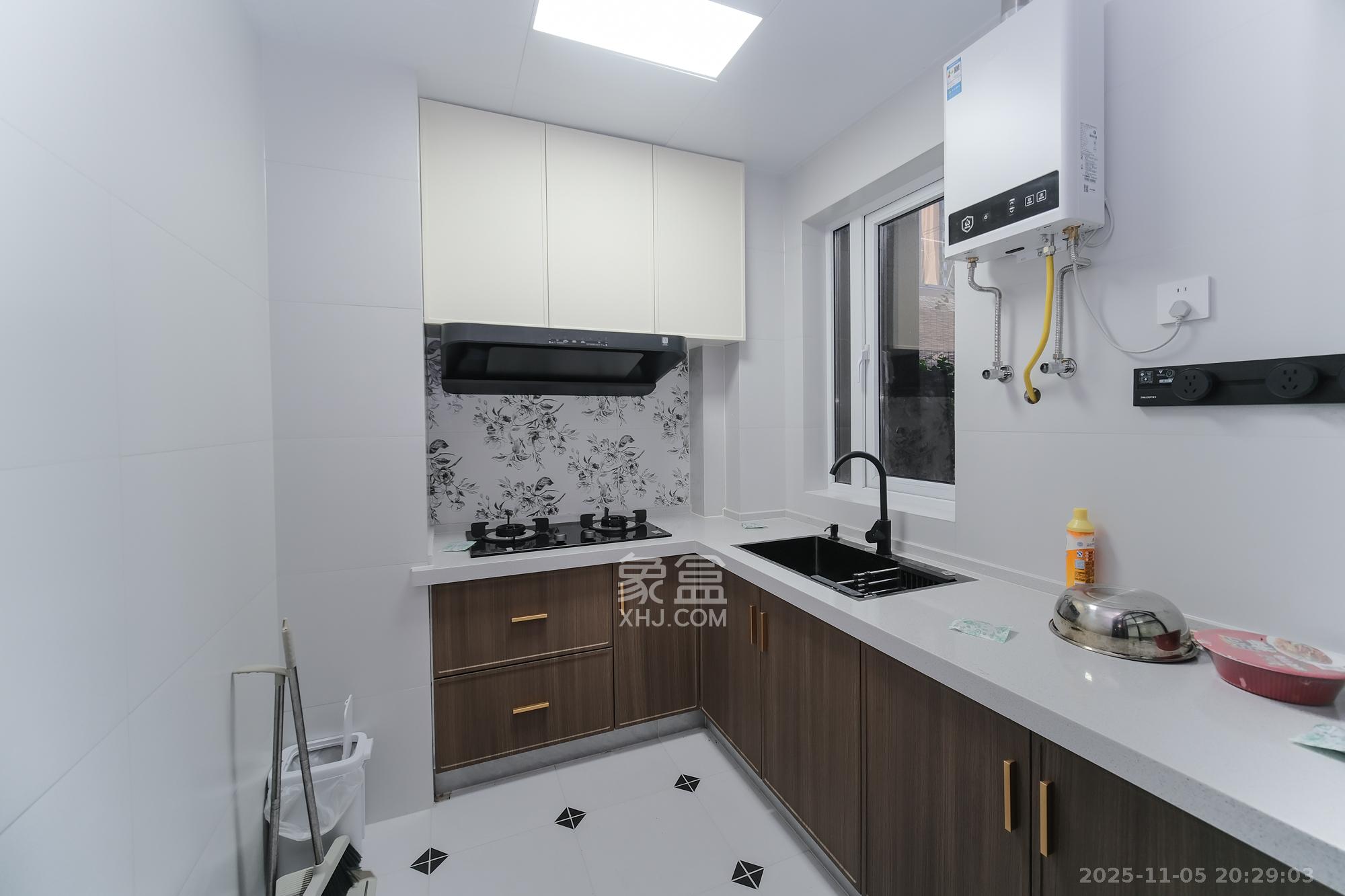 荣盛花语城  2室2厅1卫    85.8万厨房