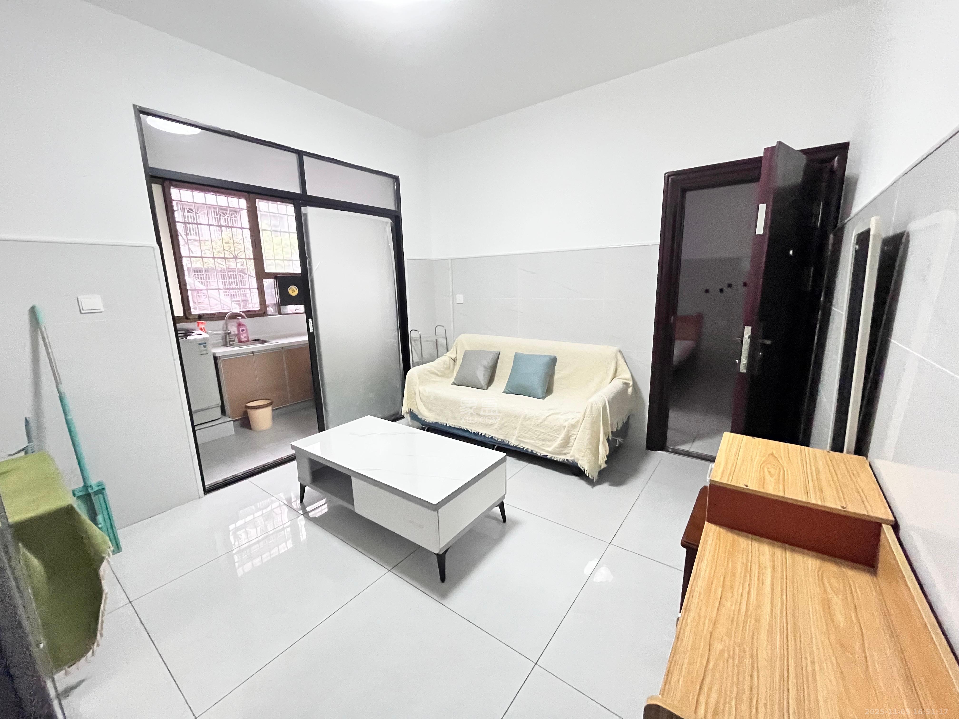 扬帆小区 1室1厅1卫 1400.0元/月 扬帆小区 1室1厅1卫 1400.0元/月室内图