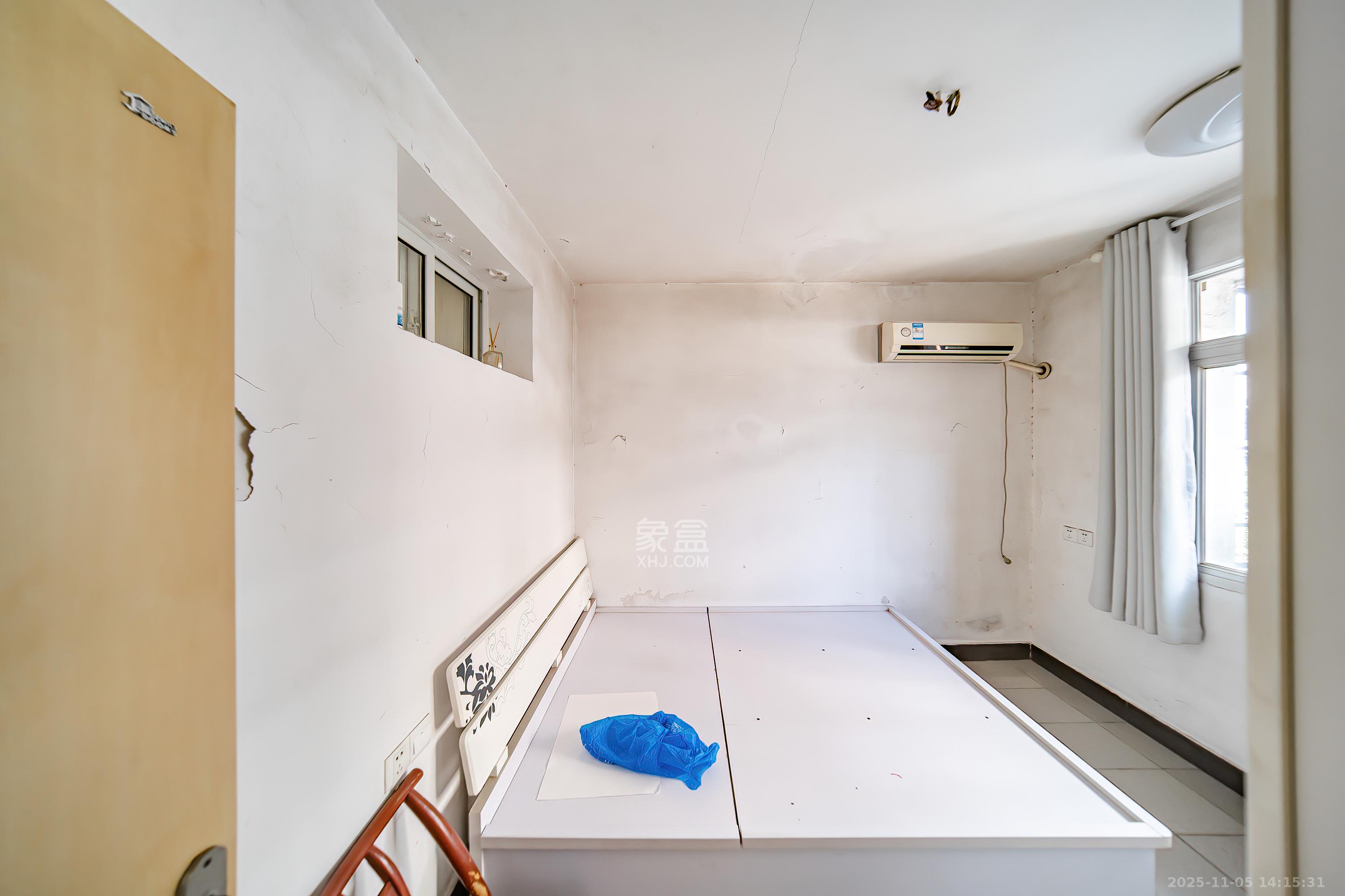 便河边社区  3室2厅1卫    66.0万卧室