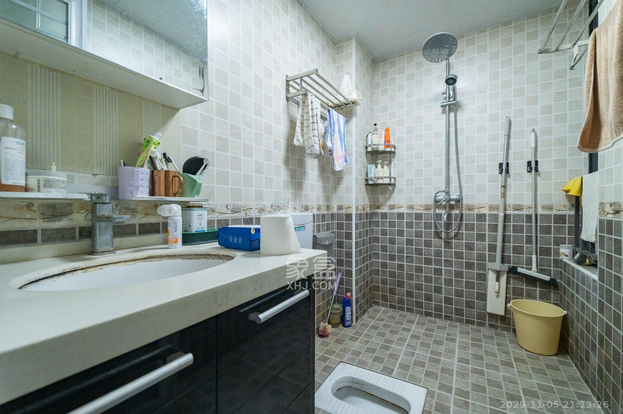 华润凤凰城二期  3室2厅1卫    73.0万卫生间