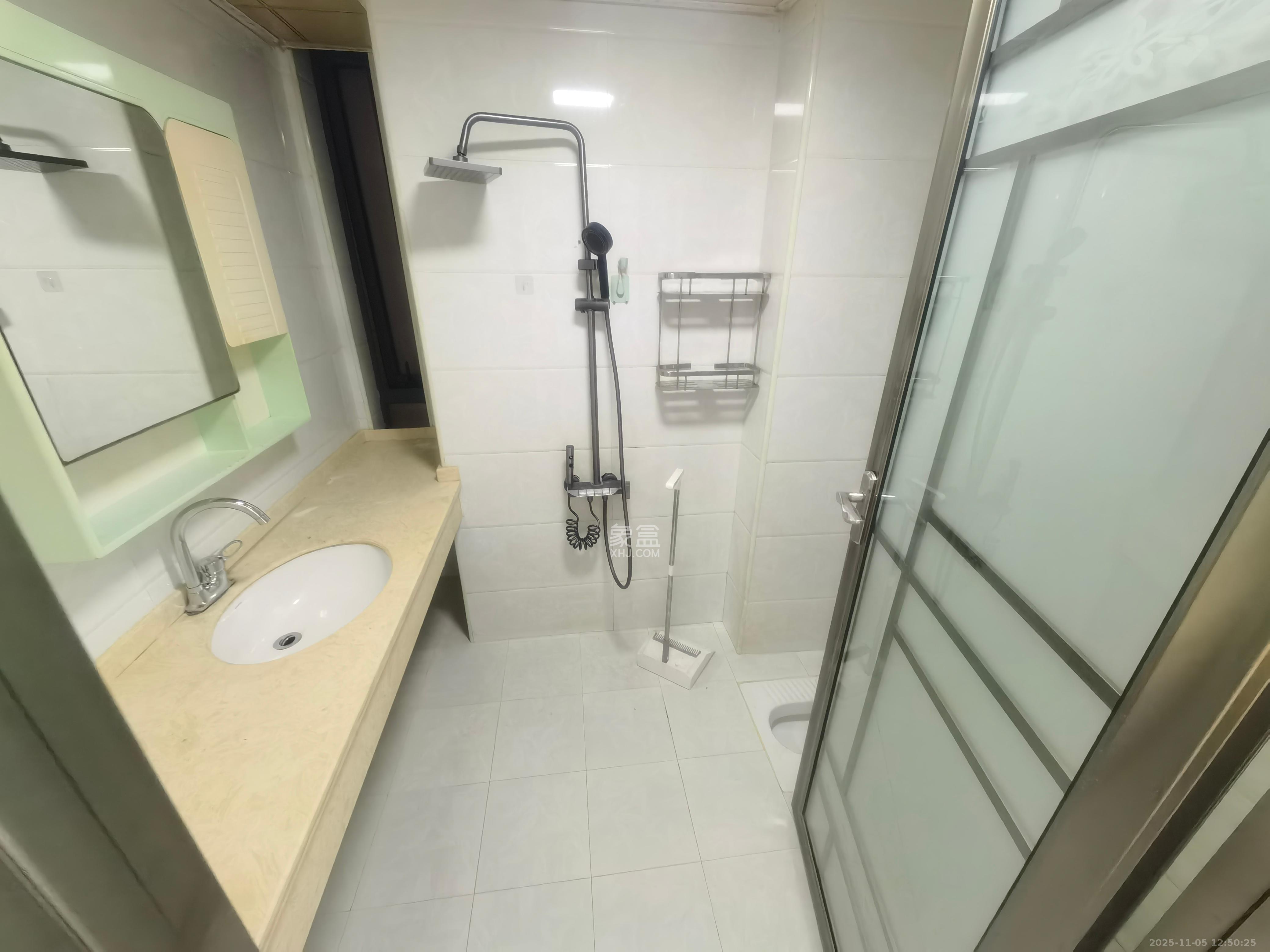 叠彩兰亭  3室2厅2卫    2500.0元/月室内图