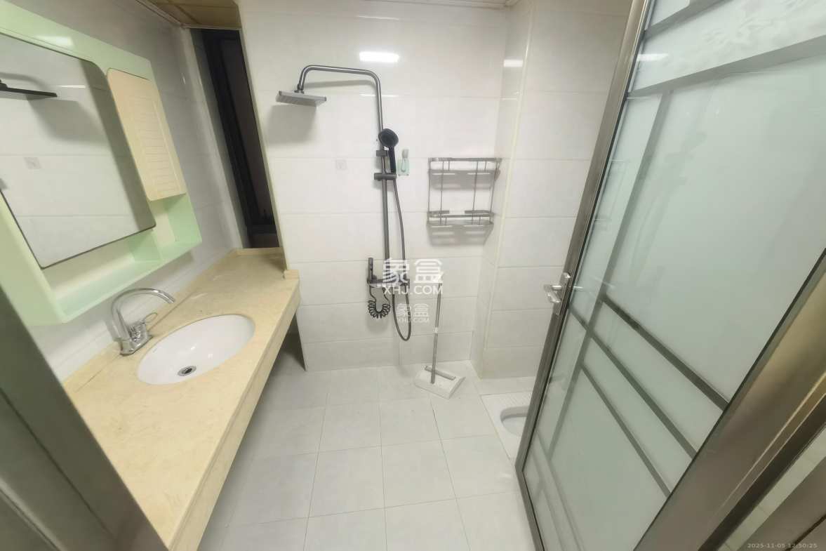 叠彩兰亭 3室2厅2卫 2500.0元/月 叠彩兰亭 3室2厅2卫 2500.0元/月室内图