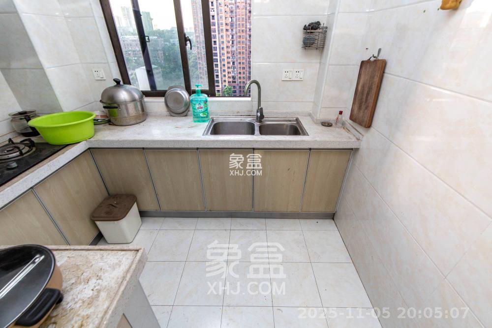 德润小区（丰升德润小区）  4室2厅2卫    2600.0元/月室内图