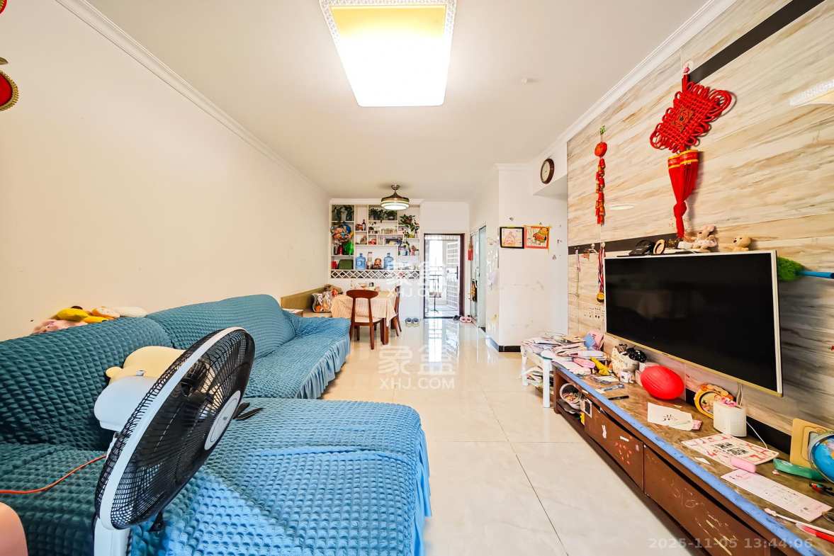 绿地海外滩一期 2室1厅1卫 49.8万 绿地海外滩一期 2室1厅1卫 49.8万客厅