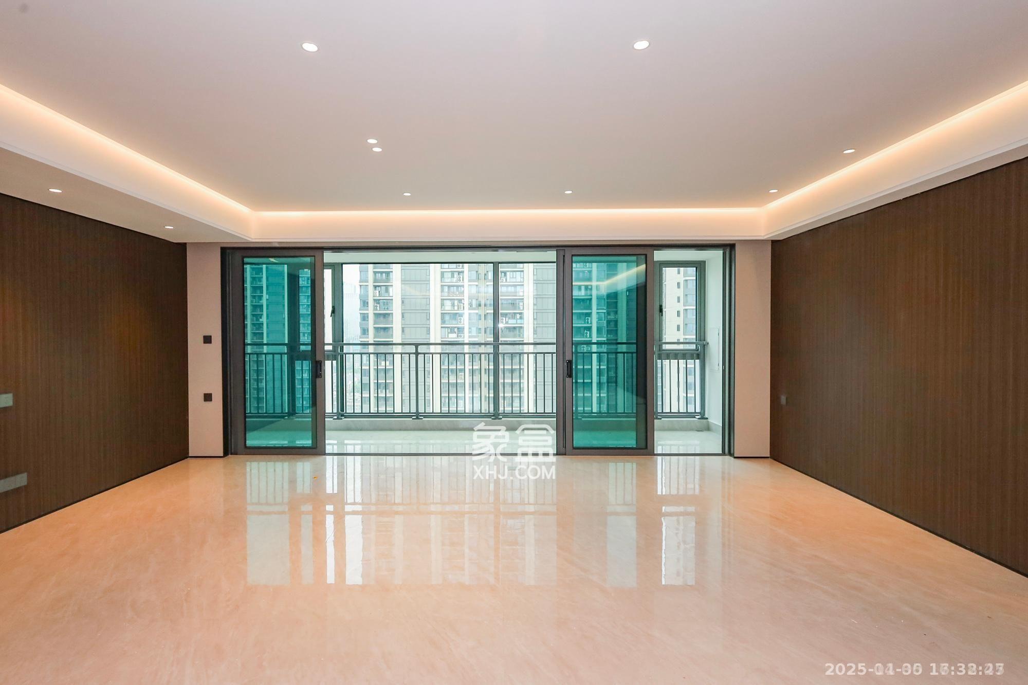 招商蛇口滨江境  4室2厅3卫    14000.0元/月室内图