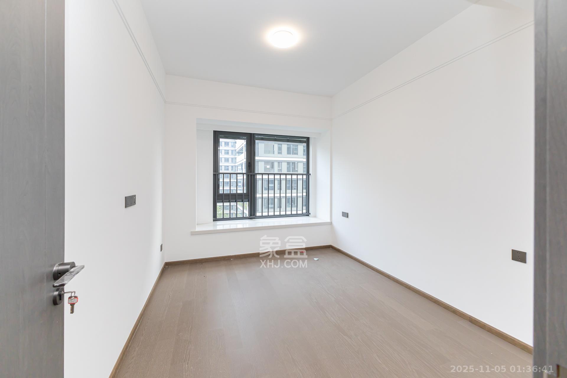 嘉臣道 4室2厅2卫 270.0万 嘉臣道 4室2厅2卫 270.0万卧室