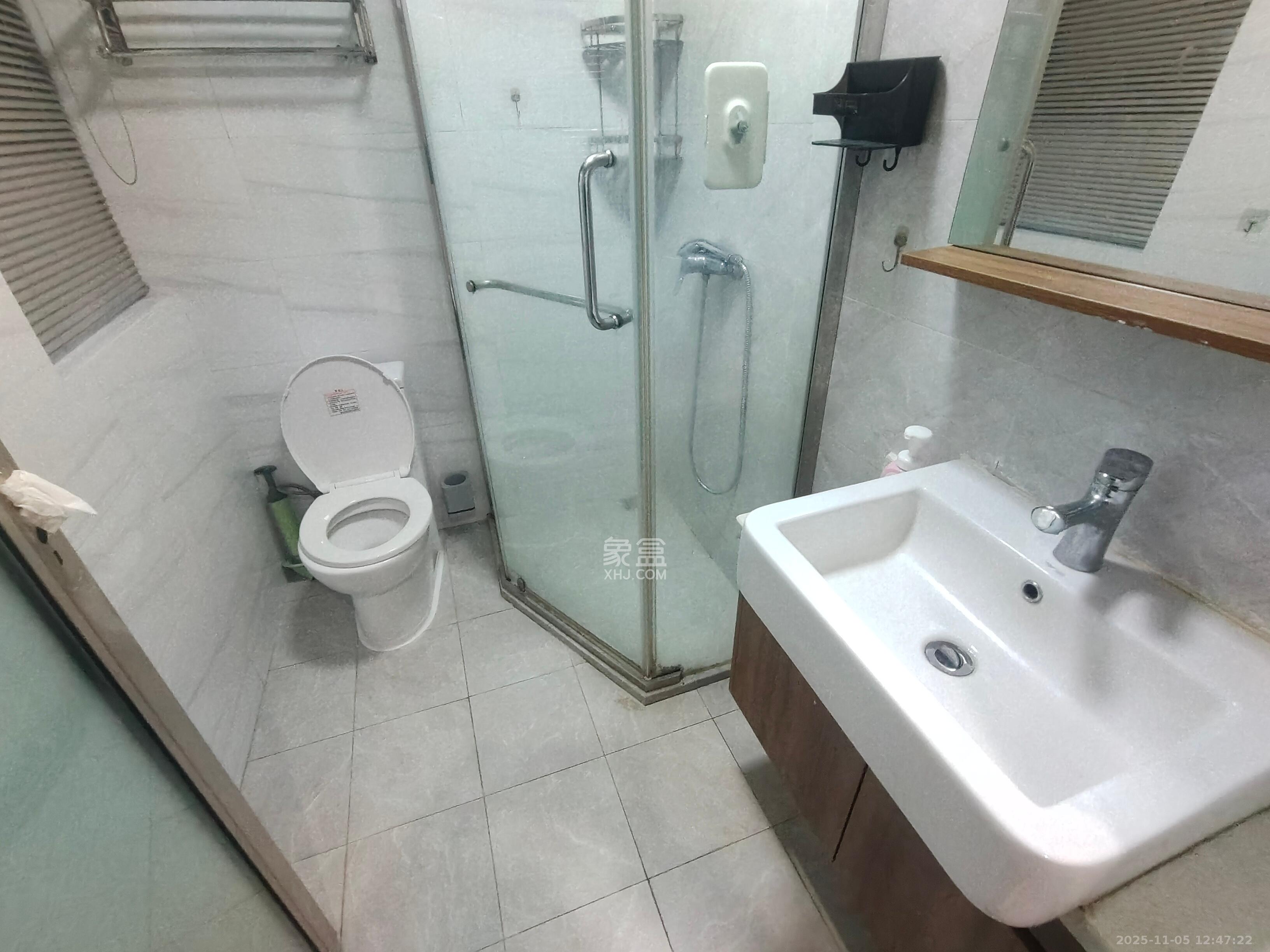 里约荟  3室1厅2卫    3200.0元/月室内图