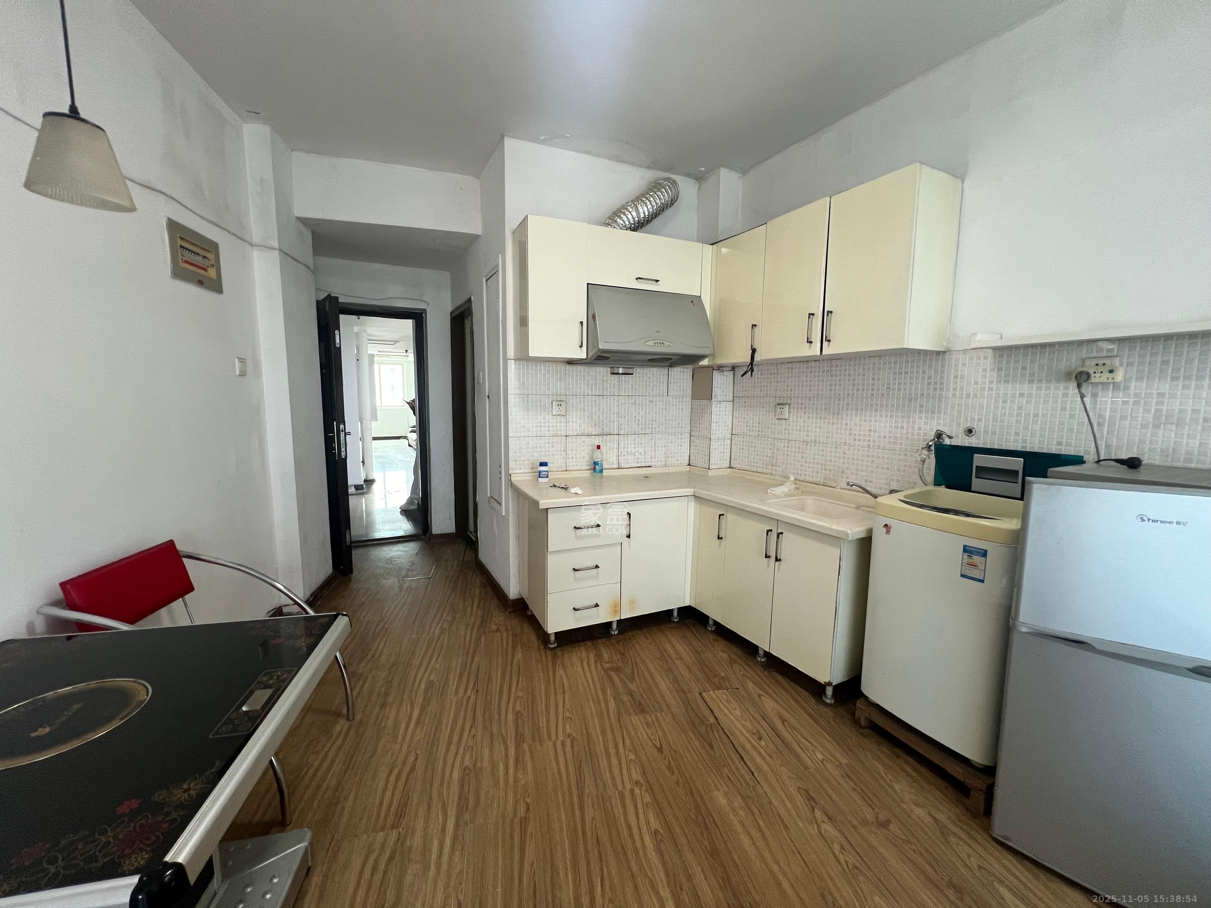 几米空间  1室1厅1卫    1300.0元/月