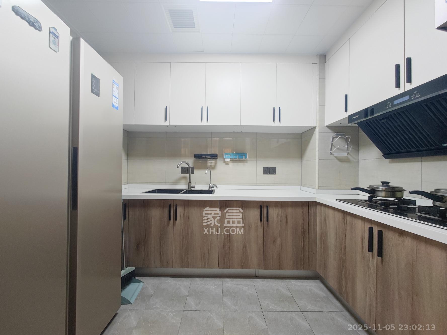 西湖鸿运佳苑 3室2厅2卫 95.0万 西湖鸿运佳苑 3室2厅2卫 95.0万厨房