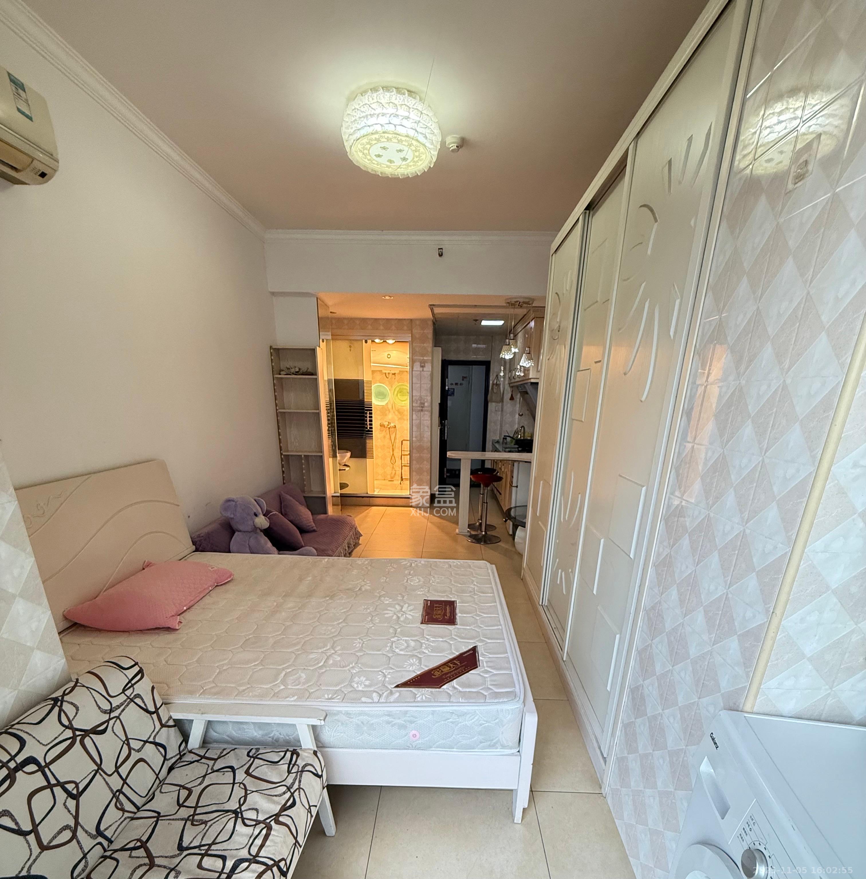 绿地中央广场  1室1厅1卫    1500.0元/月室内图