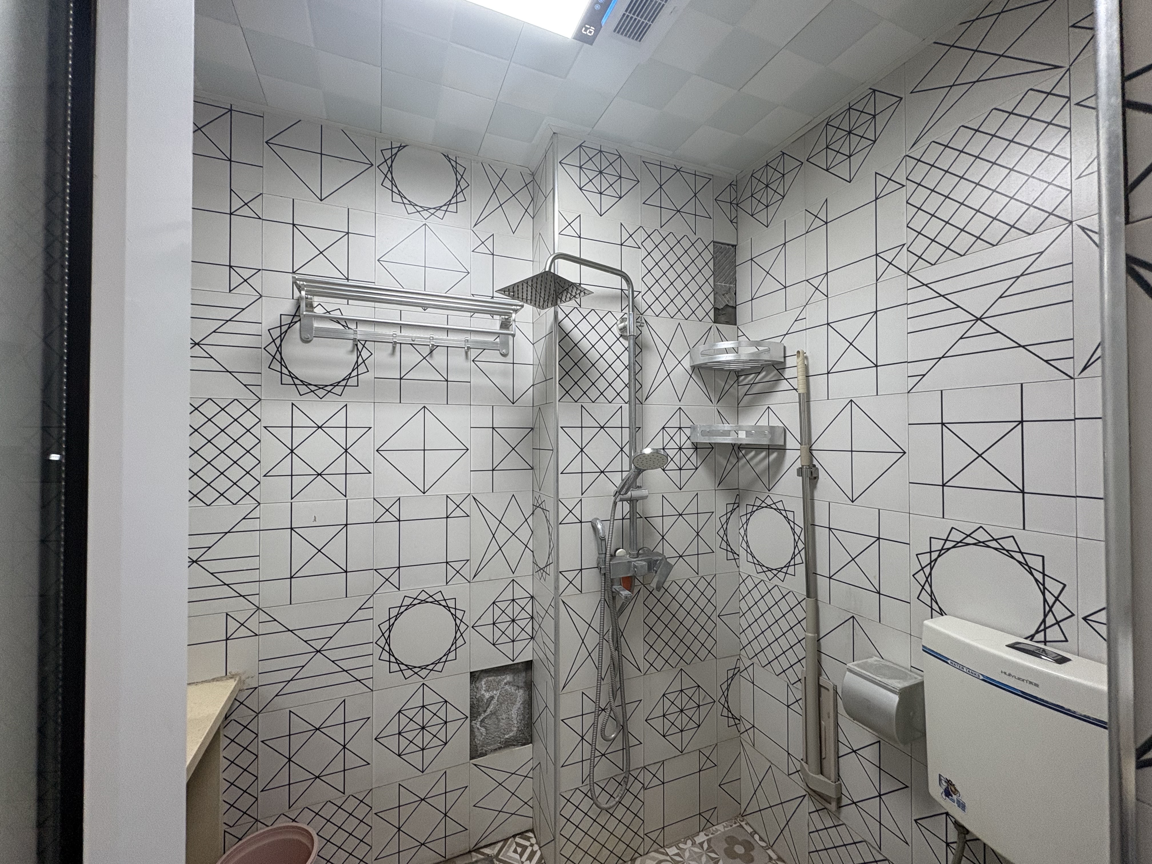 鸿浩达吉星广场(秀石街)  1室1厅1卫    1100.0元/月室内图