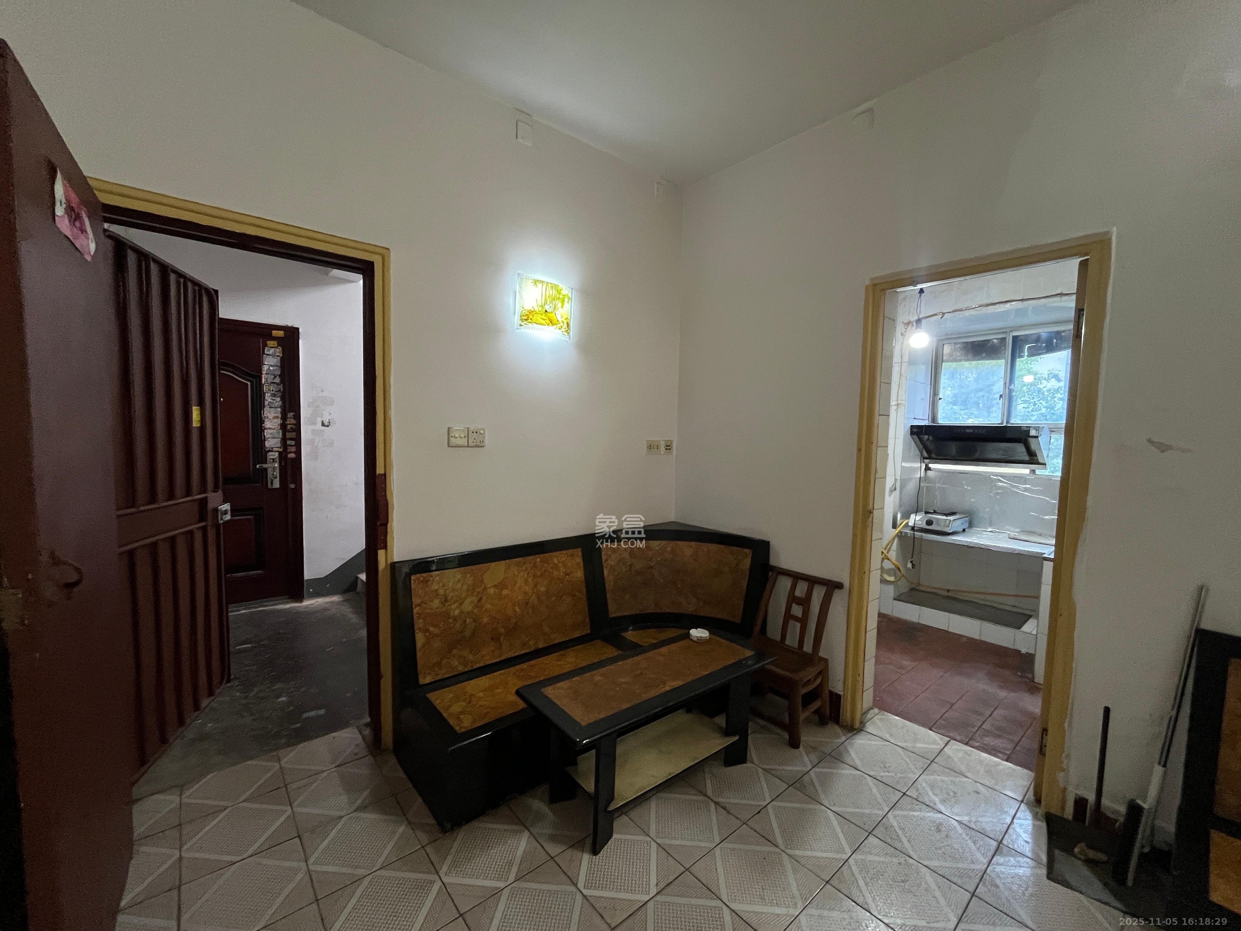 长重机械厂宿舍 2室1厅1卫 1200.0元/月 长重机械厂宿舍 2室1厅1卫 1200.0元/月室内图