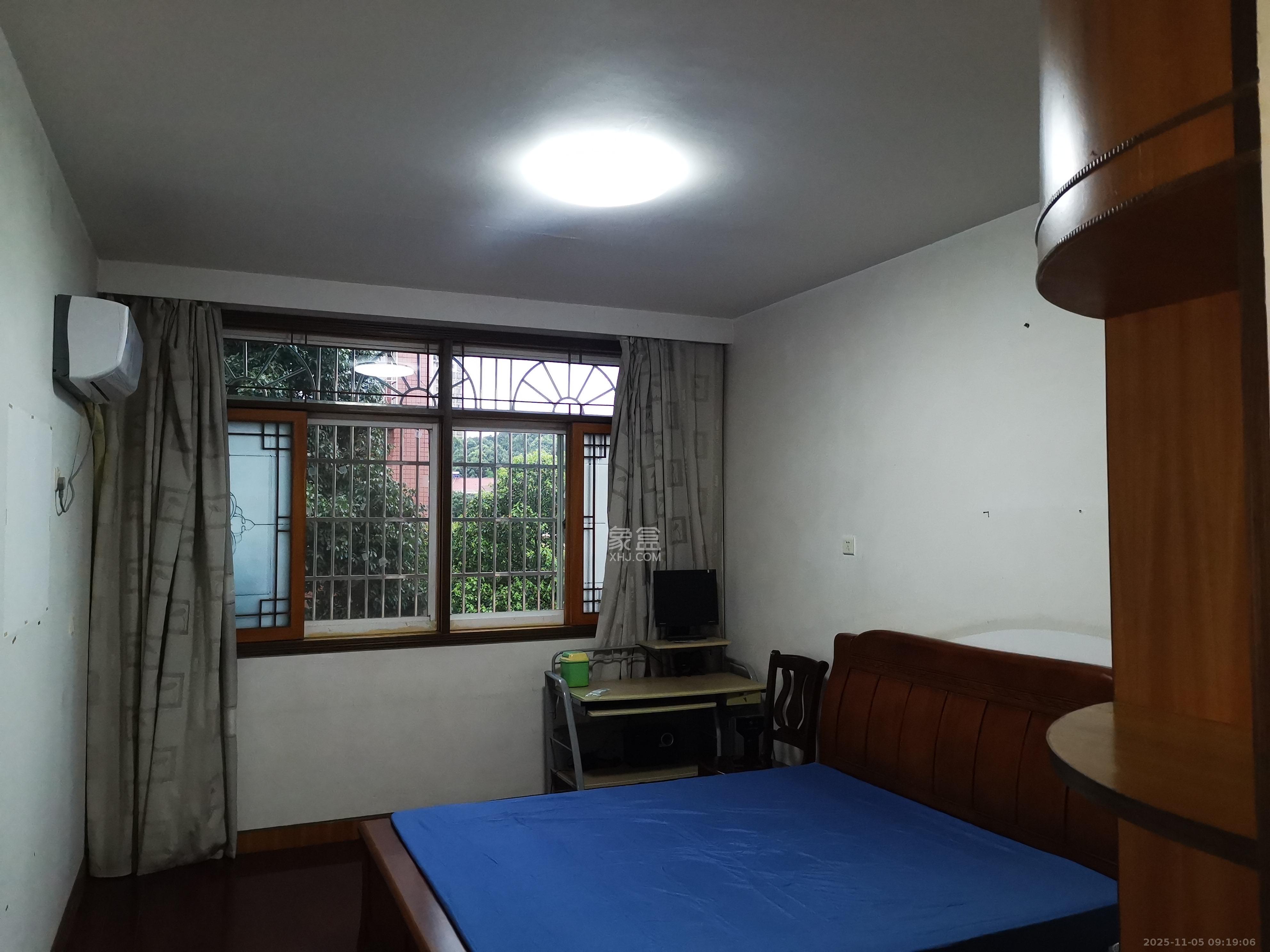 金色比华利 3室2厅2卫 1600.0元/月 金色比华利 3室2厅2卫 1600.0元/月室内图