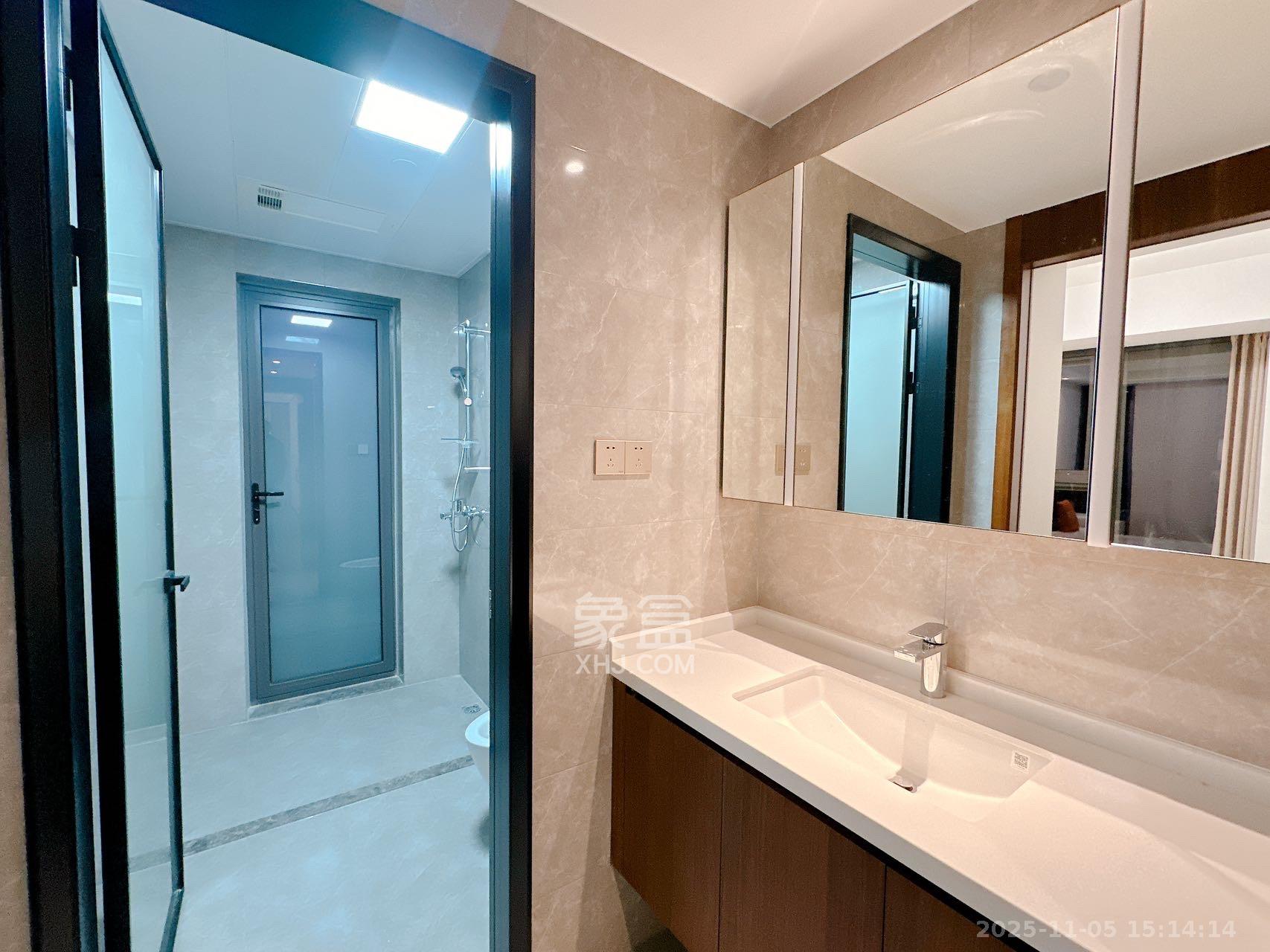 北辰瀚江府  3室2厅2卫    8500.0元/月室内图