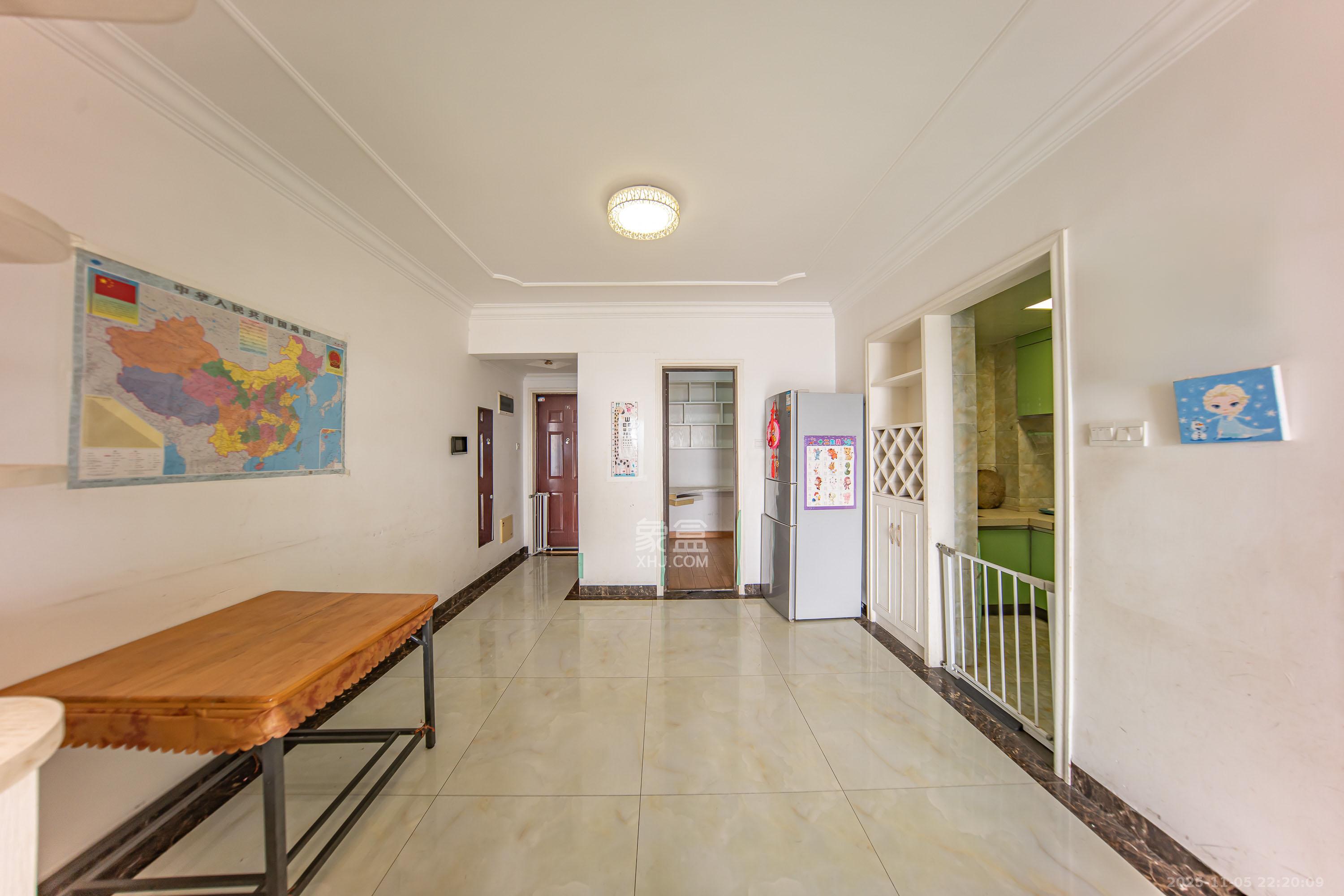 华润橡树湾  3室2厅1卫    69.0万客厅